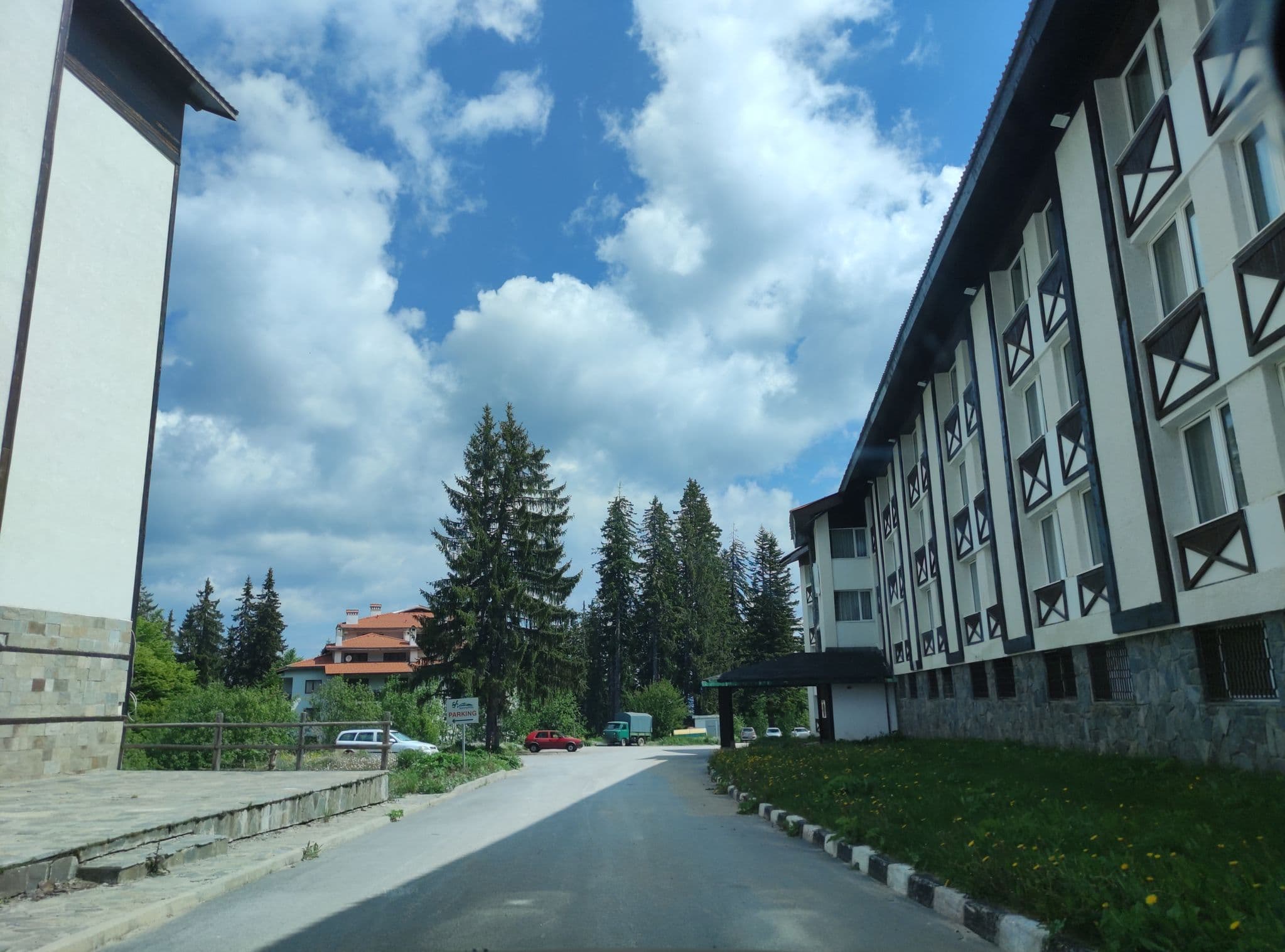 Street view near Villa Kometa, Smolyan — © neau (CC BY-SA · Mapillary)