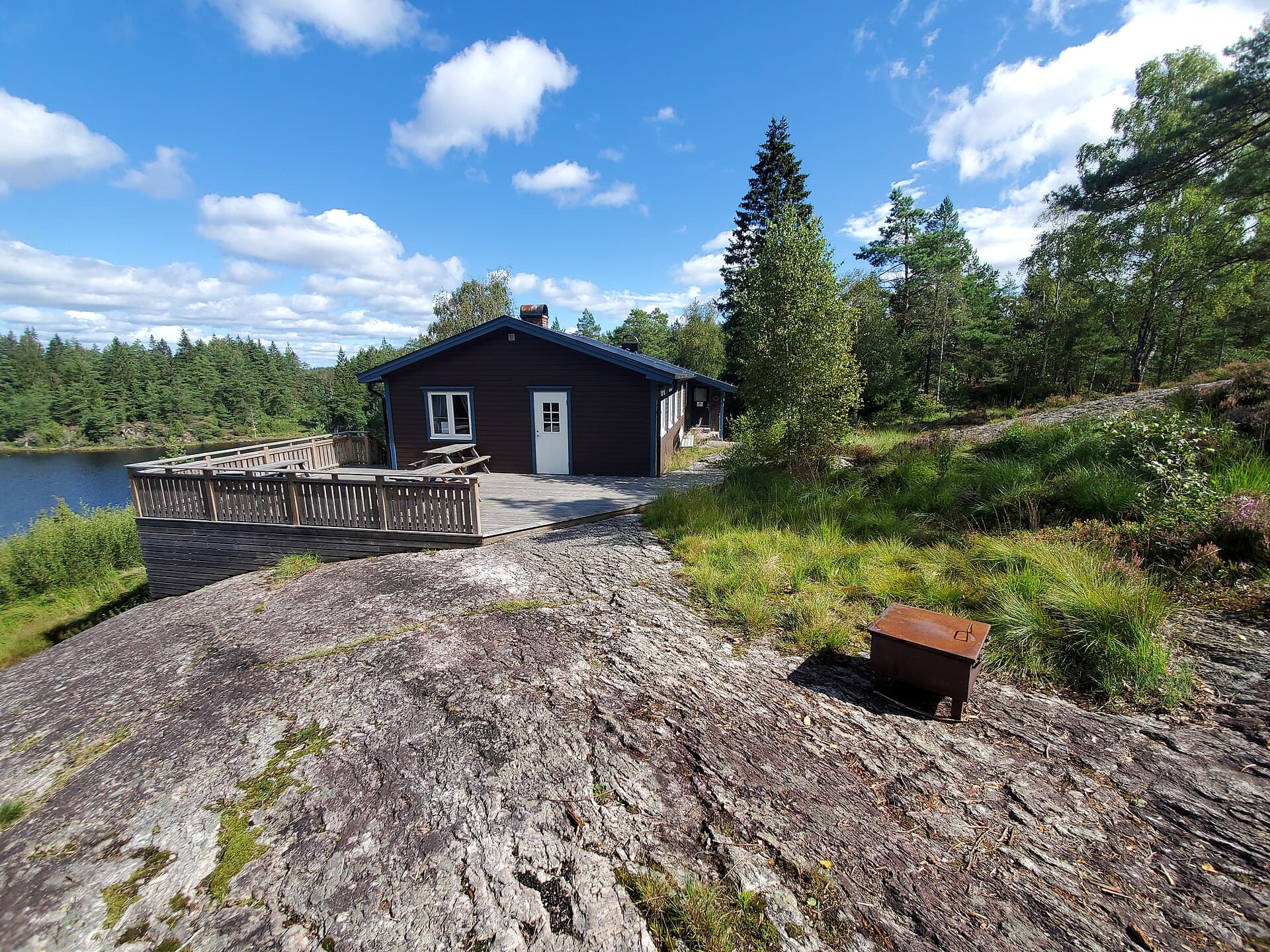 Hällerstugan (via Wikimedia Commons, CC BY-SA 4.0)