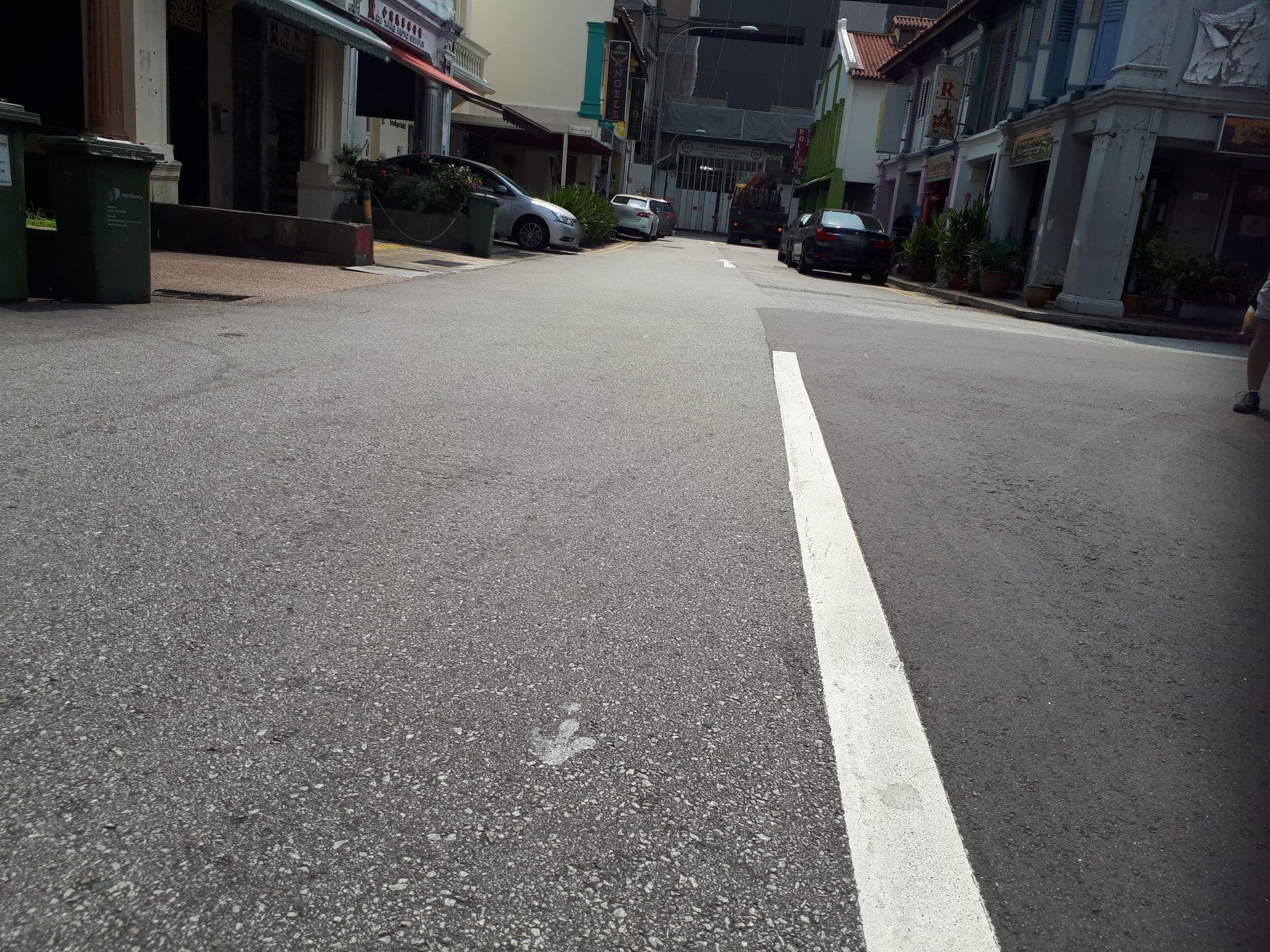 Street view near Checkers Backpackers, Rochor — © raymyat (CC BY-SA · Mapillary)