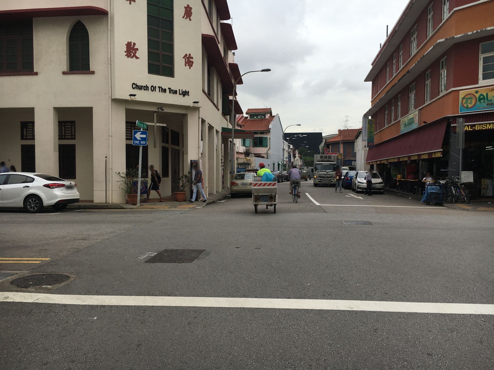 Street view near Phil Inn, Rochor — © kaeyyy (CC BY-SA · Mapillary)