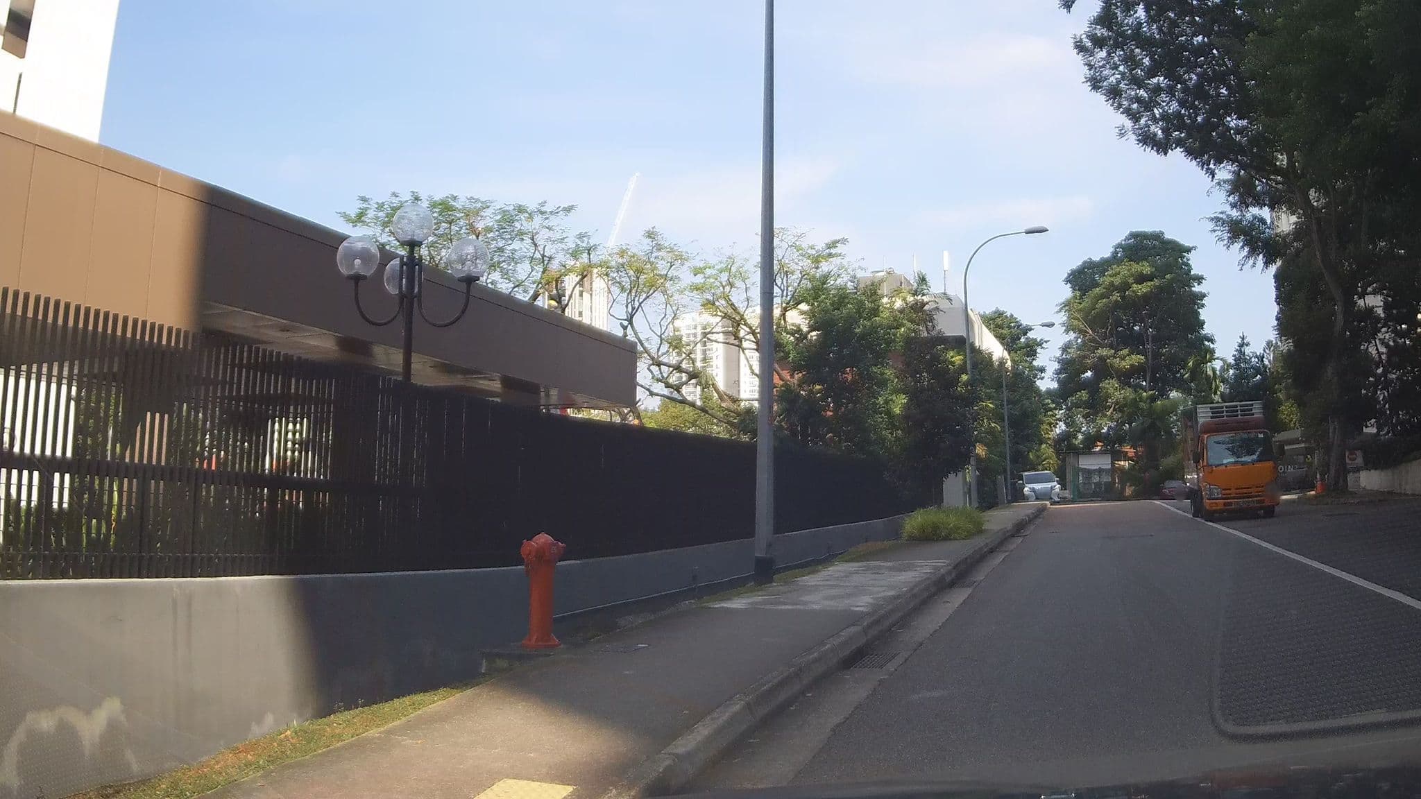 Street view near The Quincy Hotel, Newton — © ashishgrab (CC BY-SA · Mapillary)