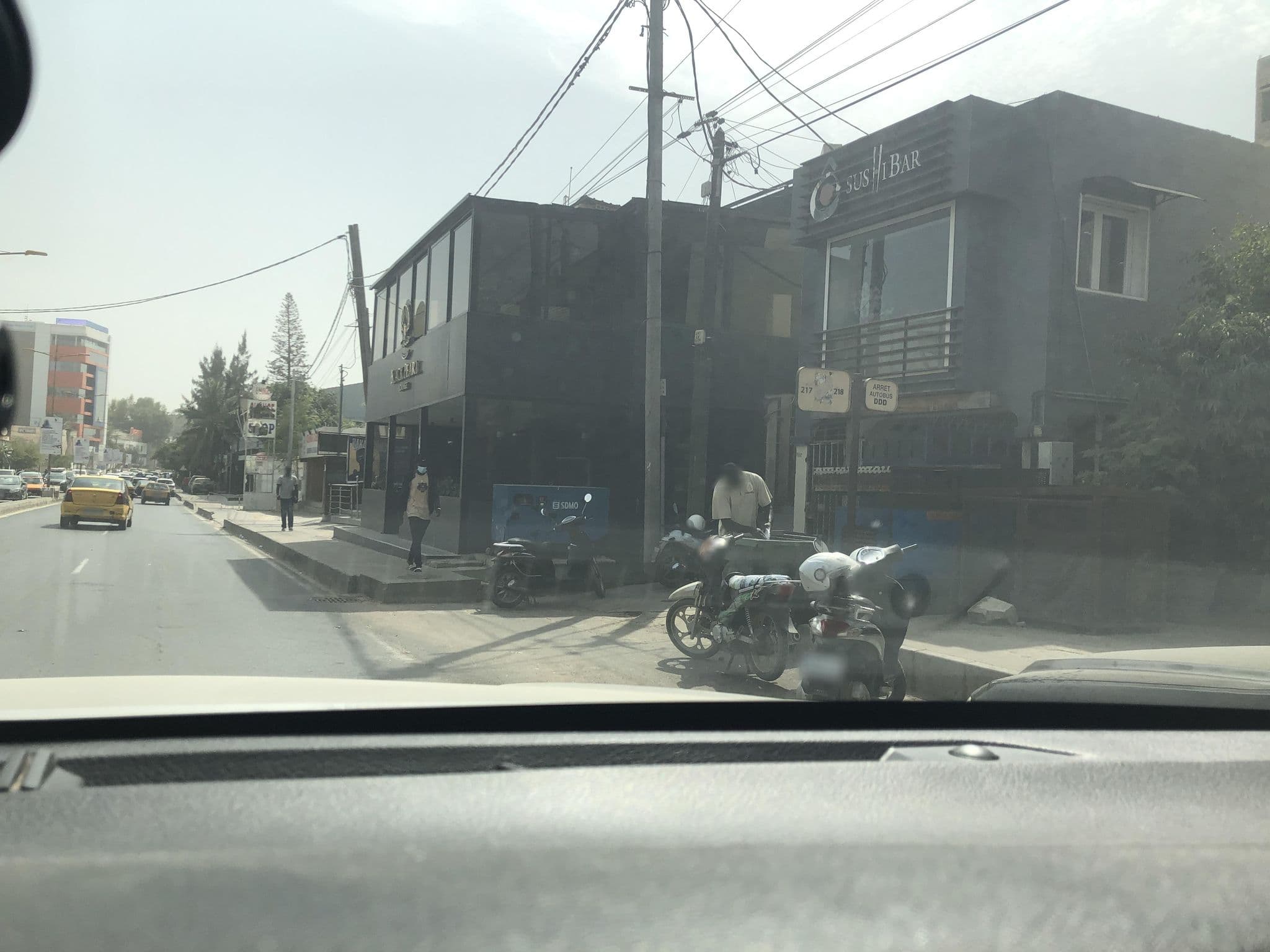 Street view near Le Mirage, Mermoz Boabab — © walkerb10 (CC BY-SA · Mapillary)
