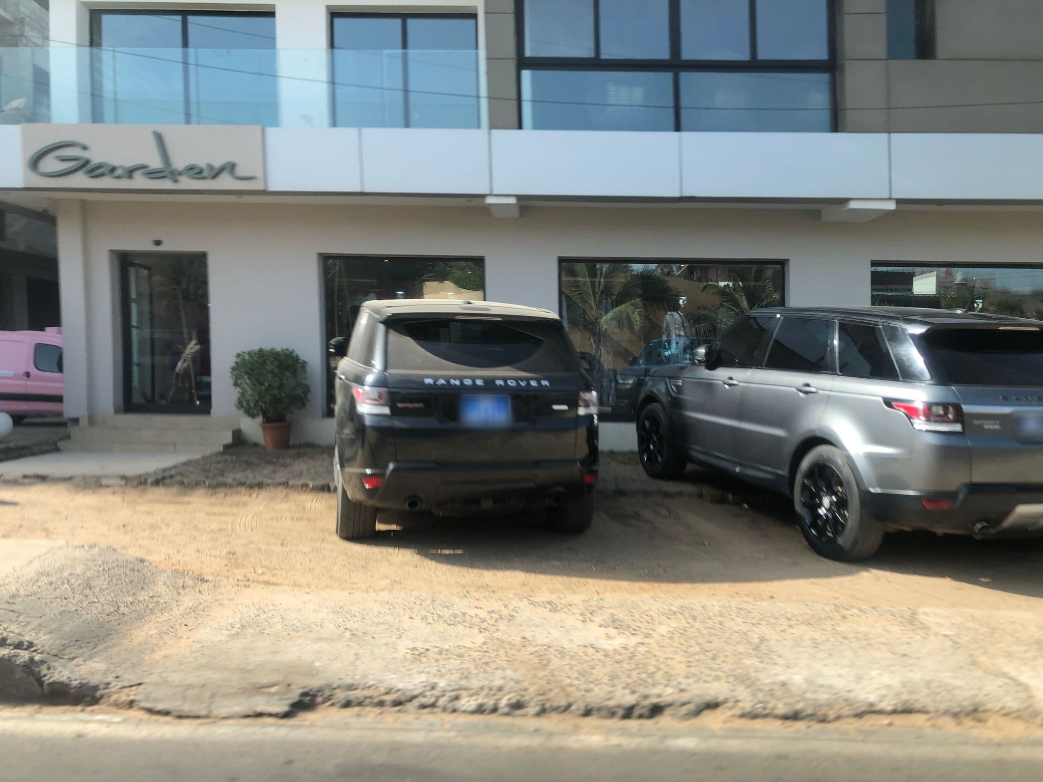 Street view near Boma lifestyle hotel, Mermoz Boabab — © walkerb10 (CC BY-SA · Mapillary)