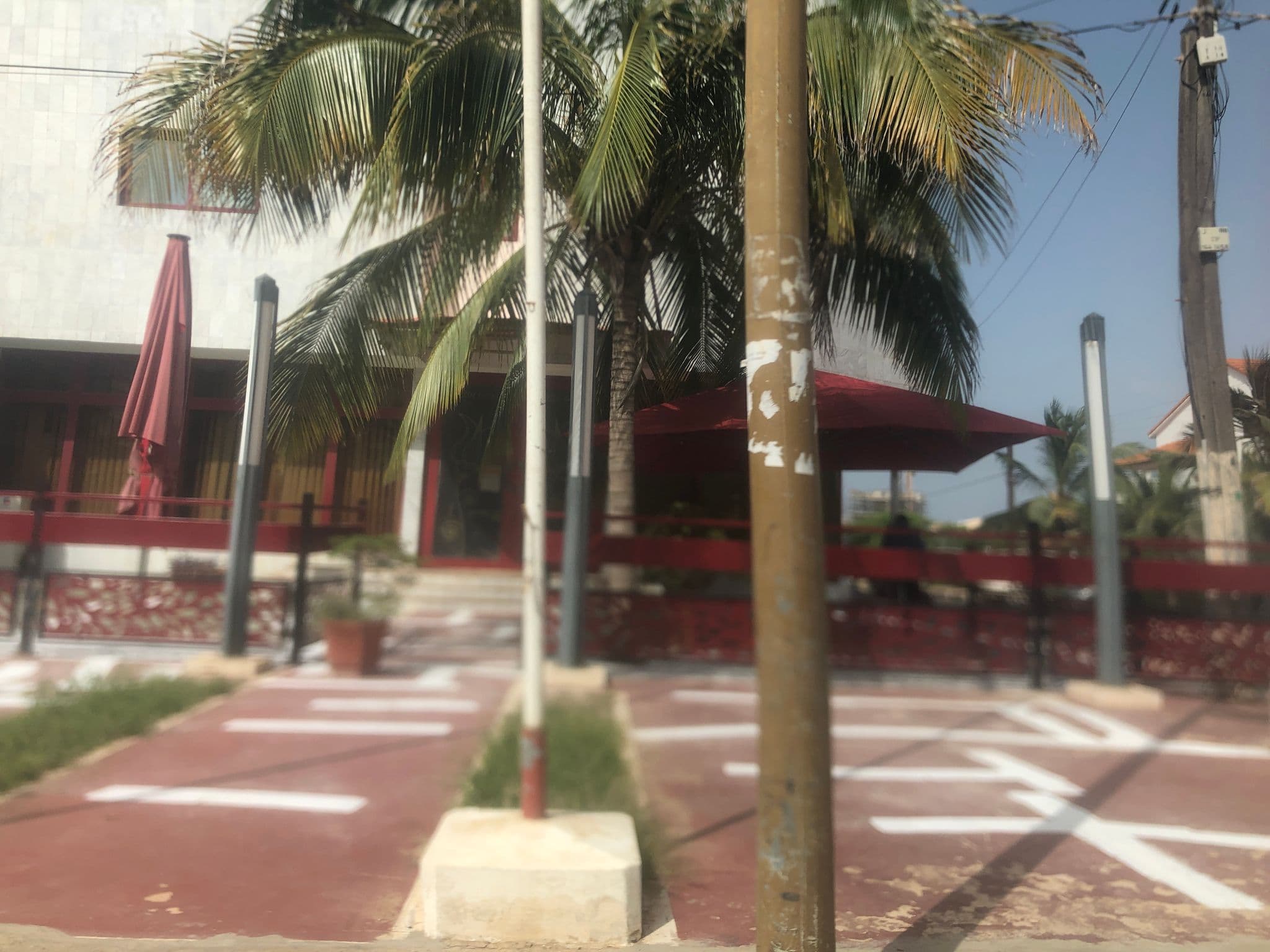 Street view near Fleur de Lys, Mermoz Boabab — © walkerb10 (CC BY-SA · Mapillary)