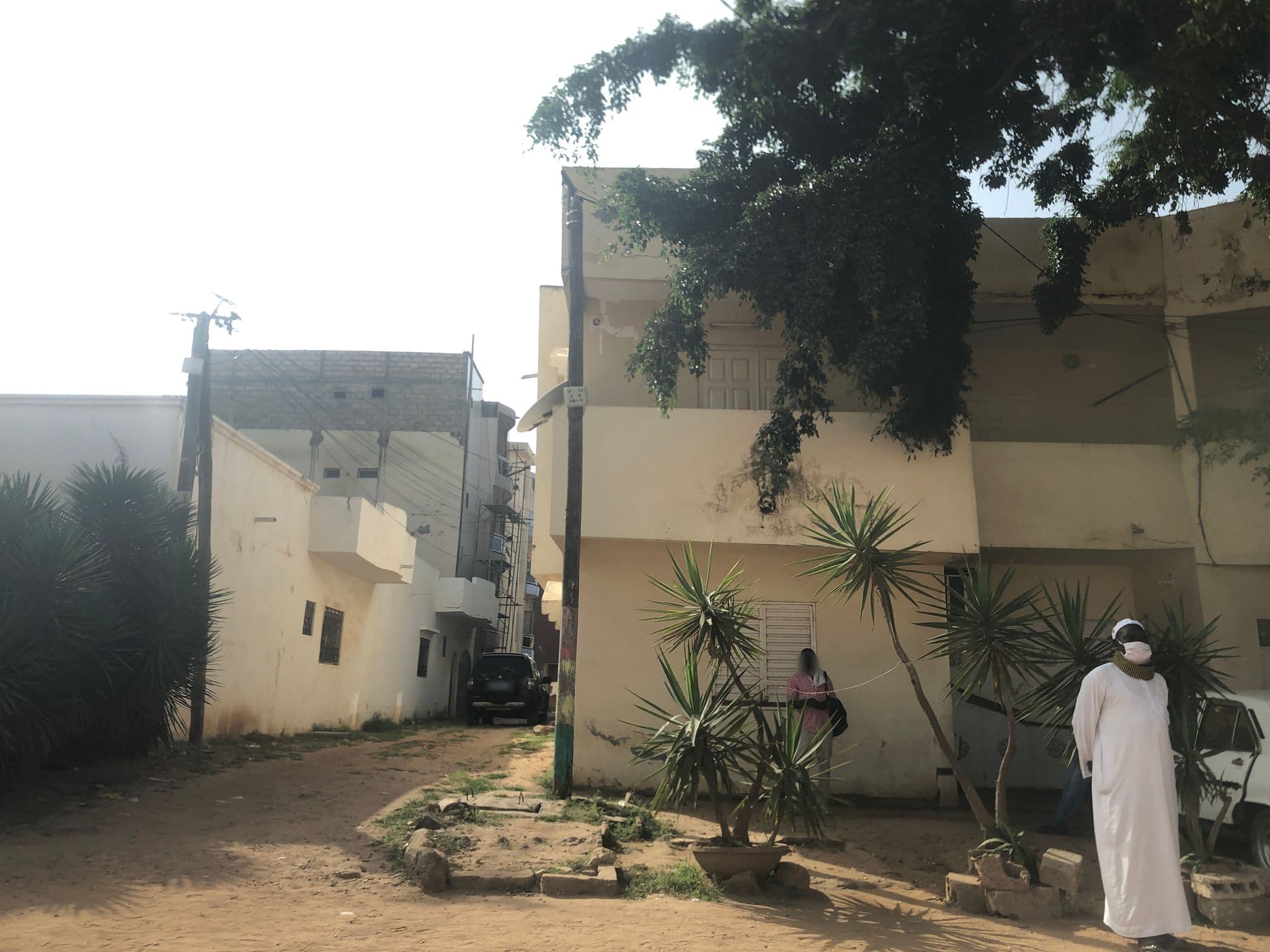 Street view near Fadidi House, Mermoz Boabab — © walkerb10 (CC BY-SA · Mapillary)