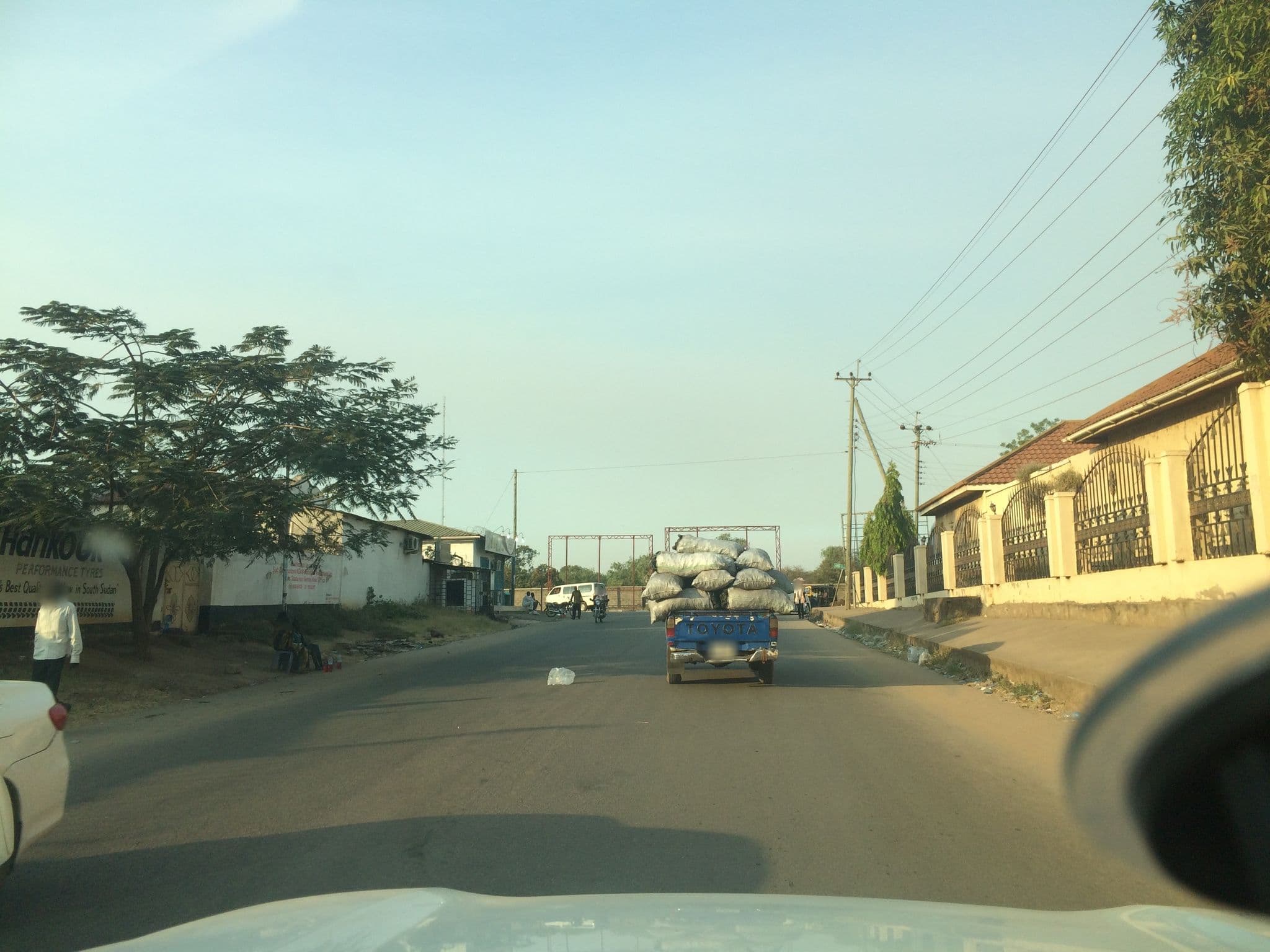 Street view near Hai Cinema junction, Juba