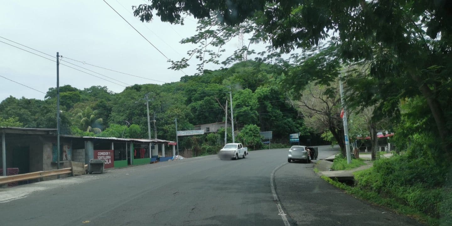 Street view near Casa Blanca el Zonte (White House), La Libertad — © jkanales (CC BY-SA · Mapillary)