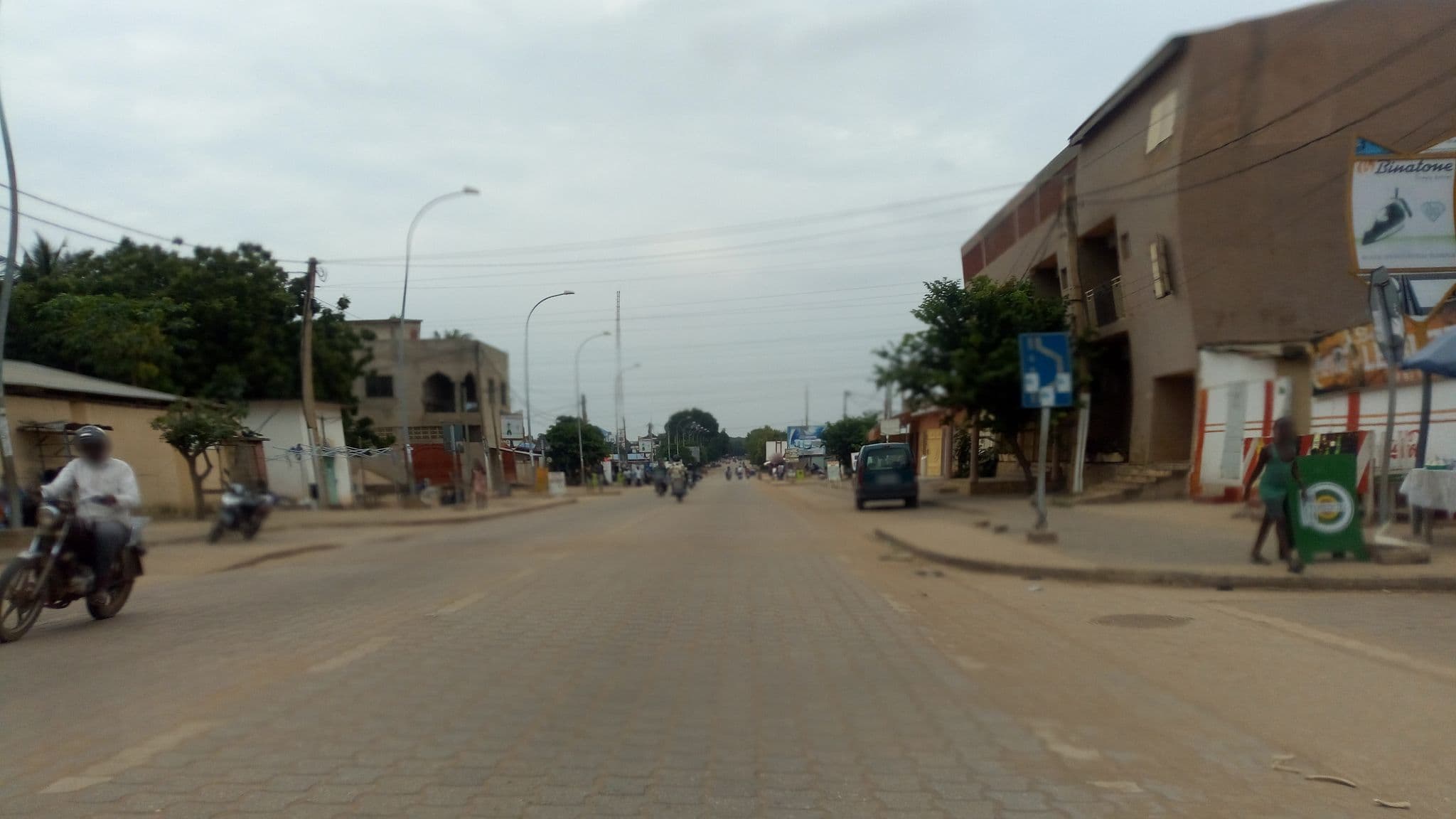 Street view near Hôtel Le Guide, Lomé
