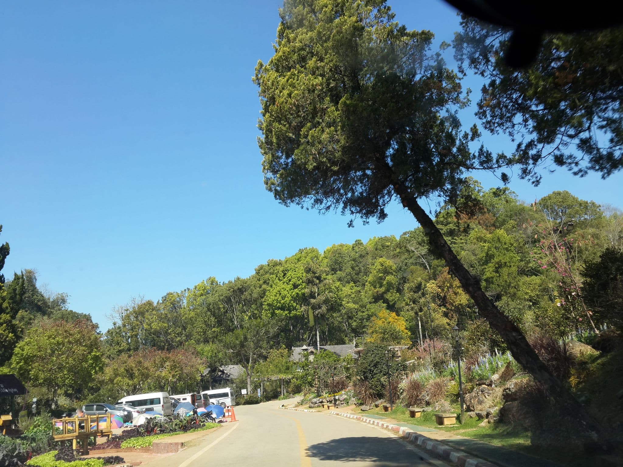 Street view near Royal Agricultural Station Angkhang, Fang — © mishari (CC BY-SA · Mapillary)