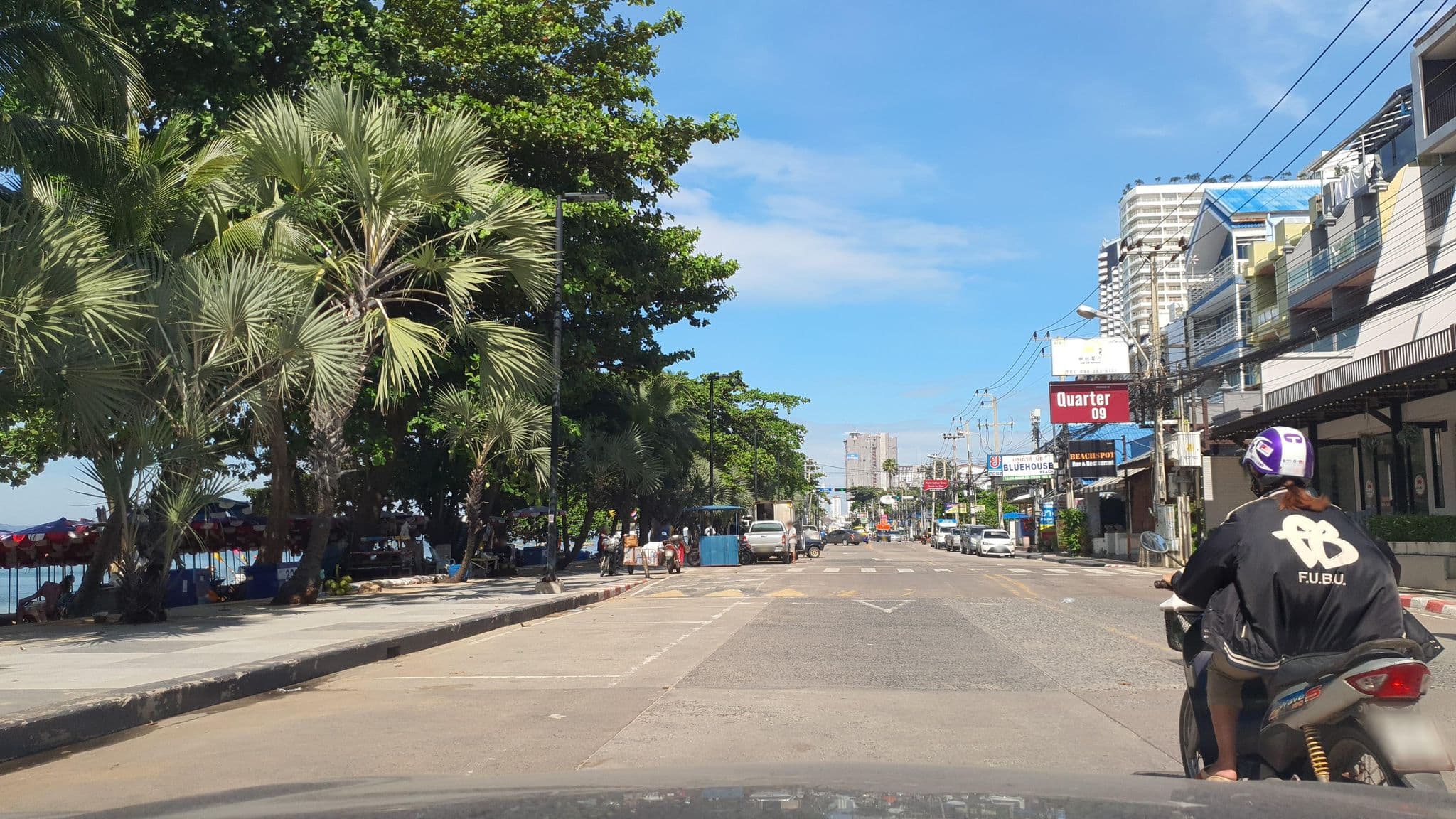 Street view near RS Seaside, Pattaya