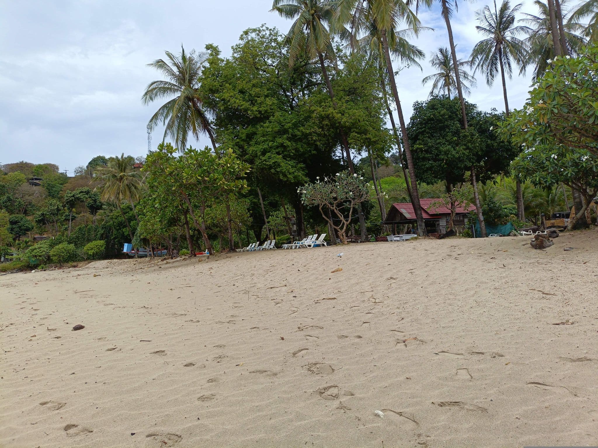 Street view near Baan Phu Lae, Ko Lanta — © skillsy (CC BY-SA · Mapillary)