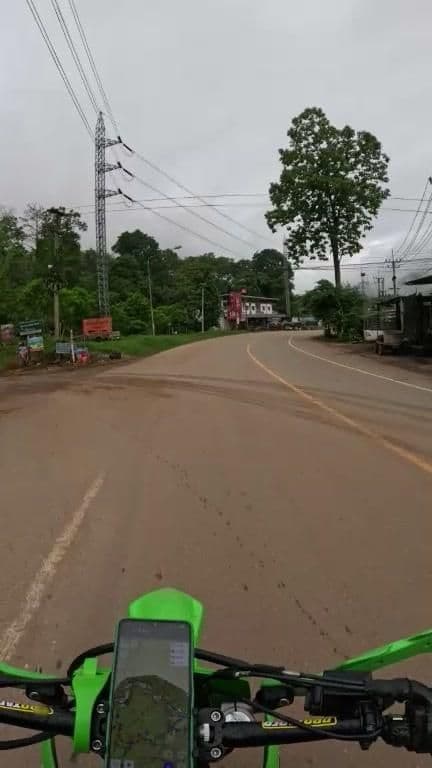 Street view near Soppong River Inn, Pai