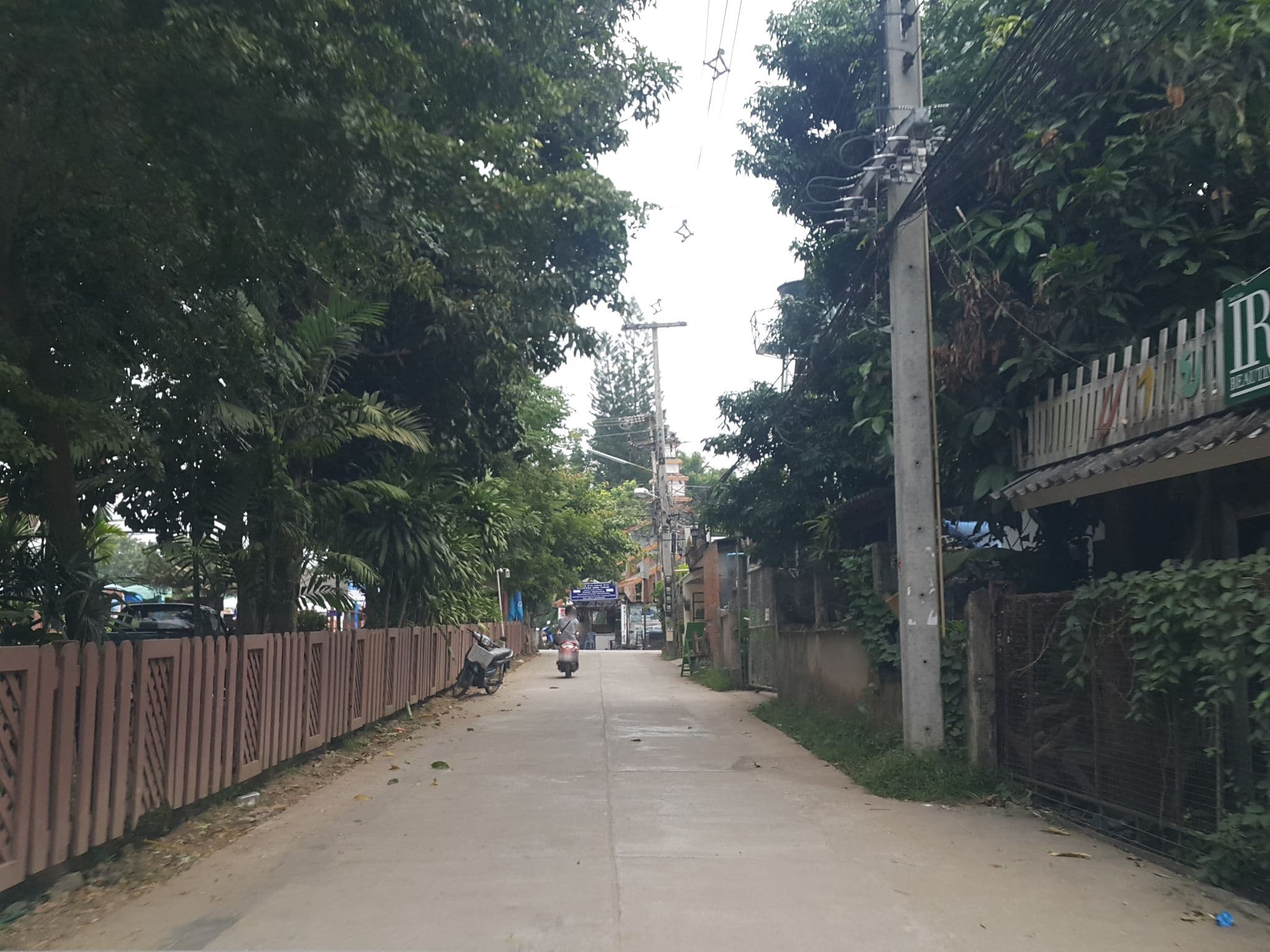 Street view near Abodaya, Pai
