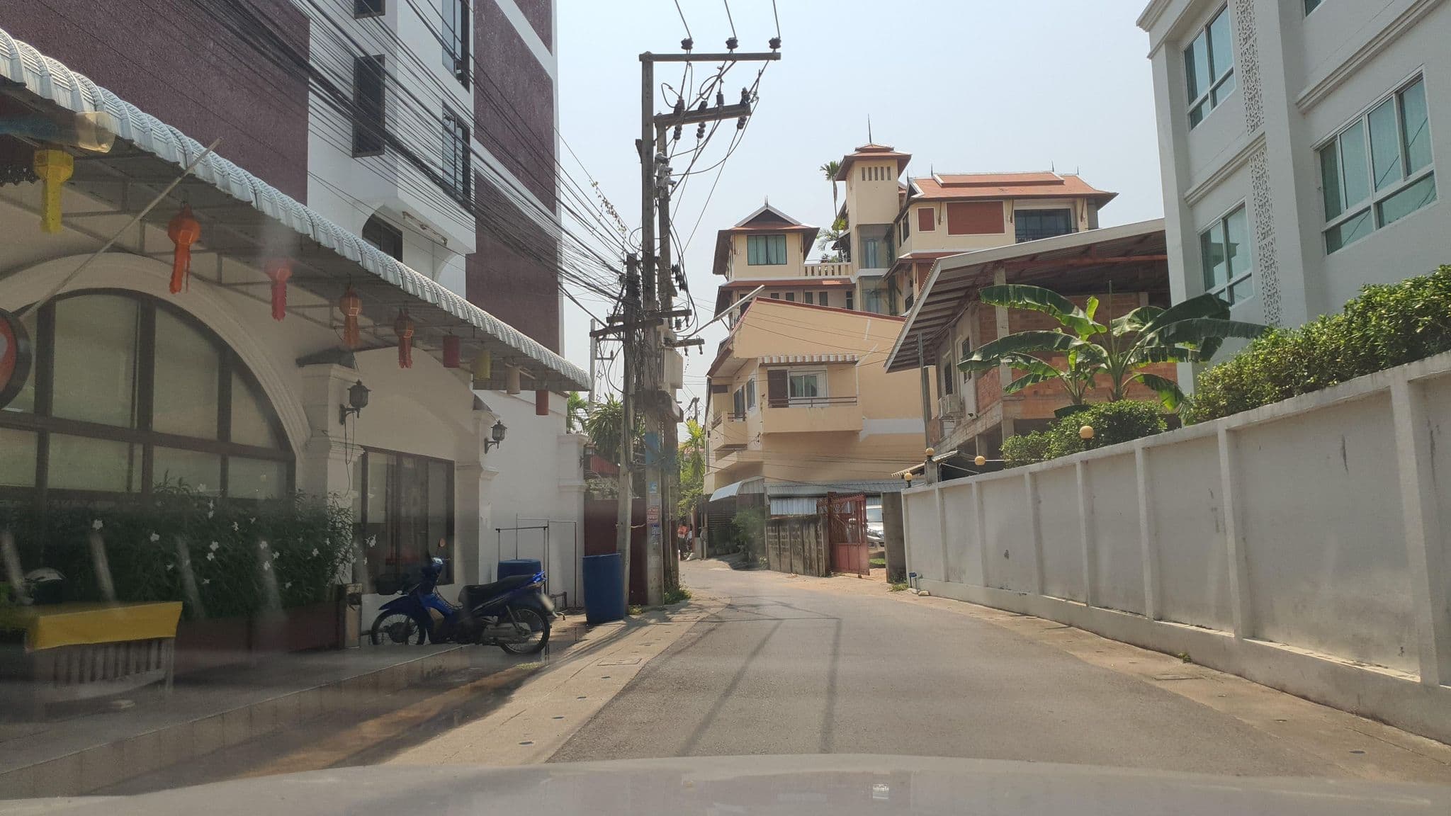 Street view near Winner Inn, Chiang Mai