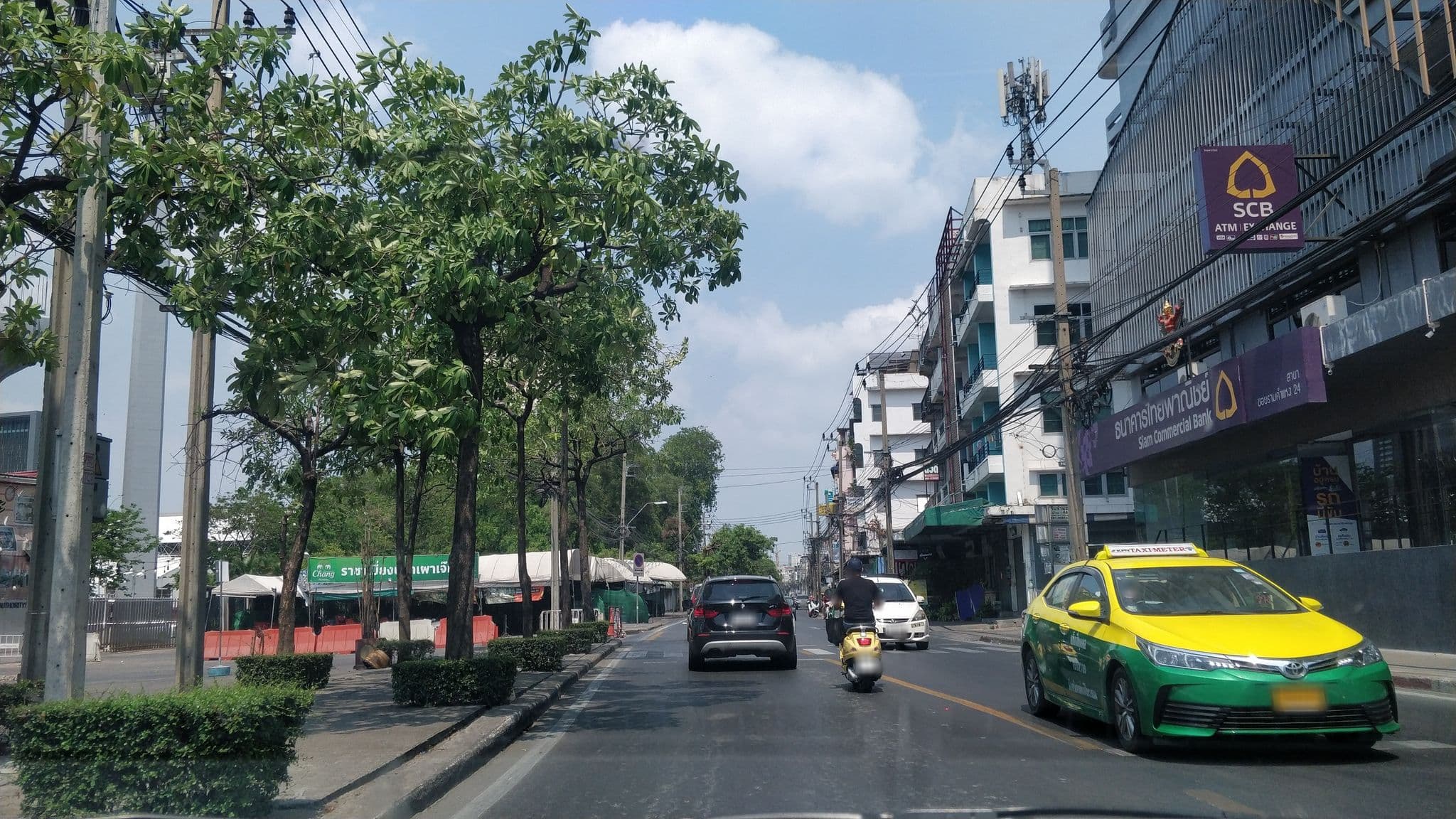 Street view near Bangkok Inter Place Hotel, Ban Khlong Sakae — © sterylmreep (CC BY-SA · Mapillary)