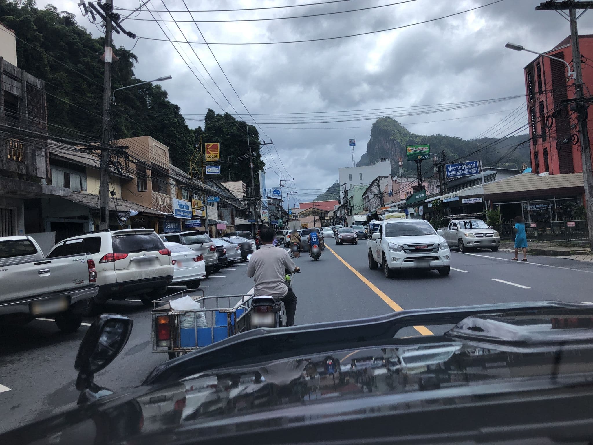 Street view near Rattanapong Hotel, Phang Nga — © pimpitcha (CC BY-SA · Mapillary)