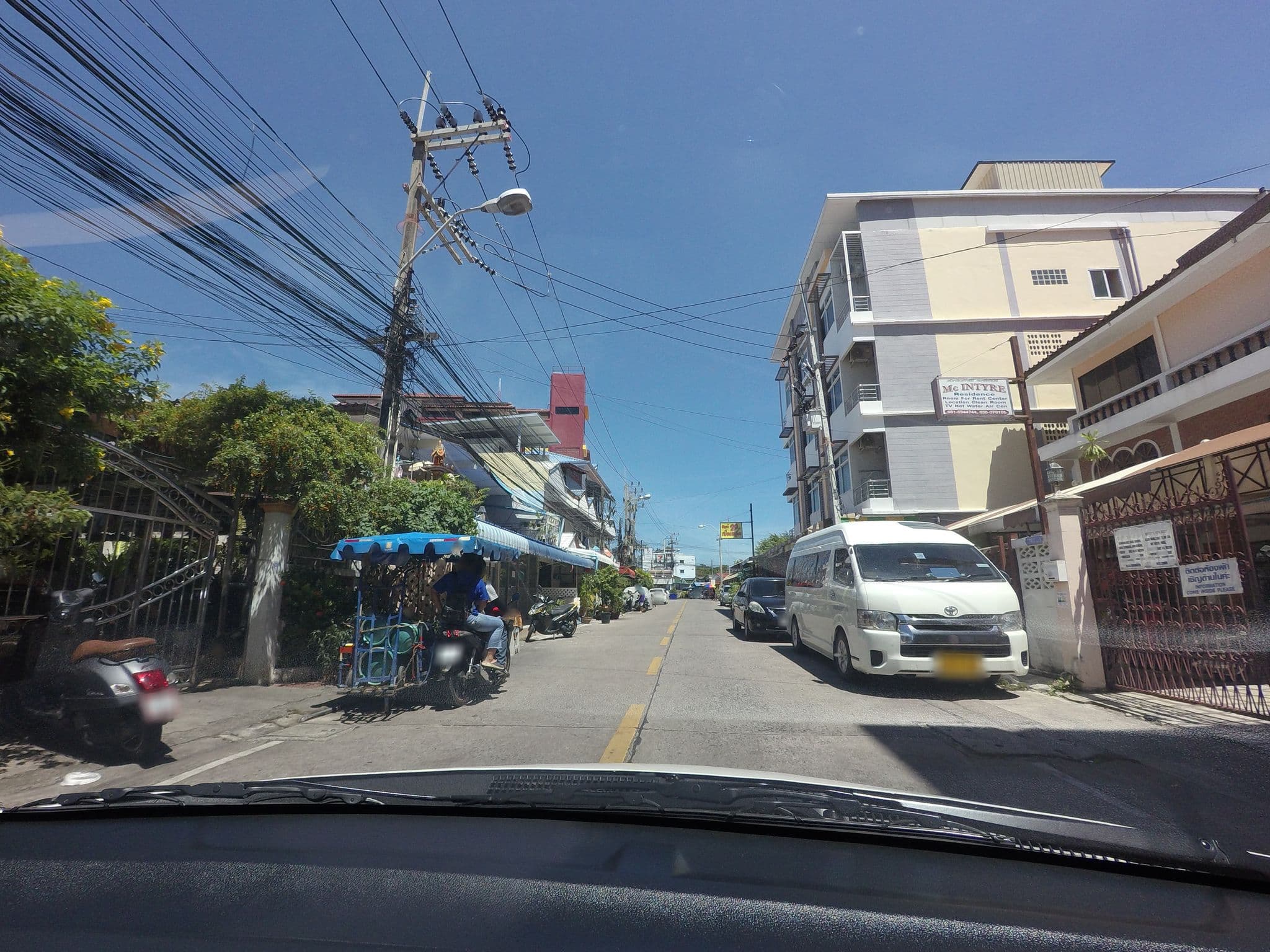 Street view near Mc Intyre, Pattaya