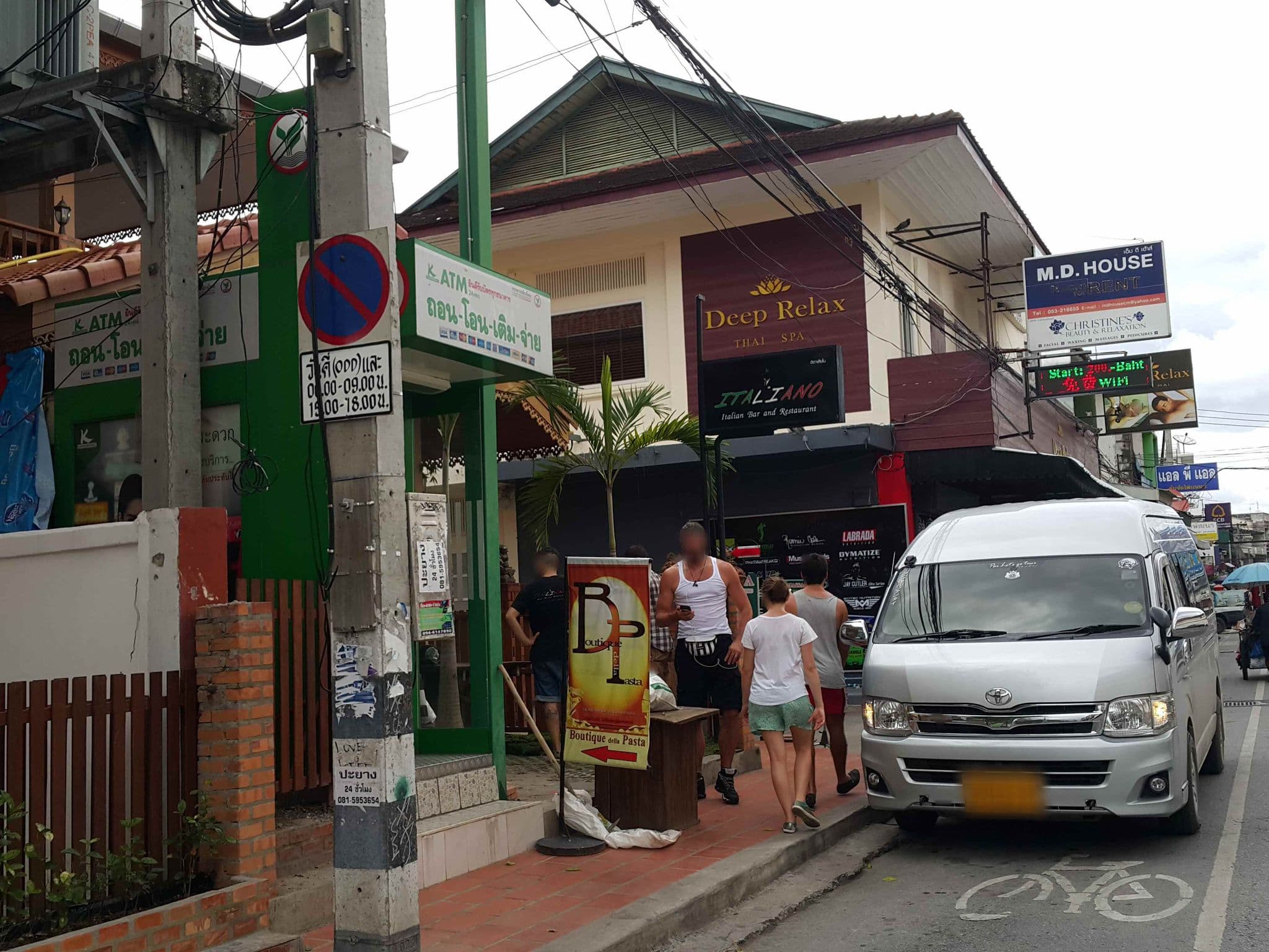 Street view near M.D. House, Chiang Mai — © jrcarlsen (CC BY-SA · Mapillary)