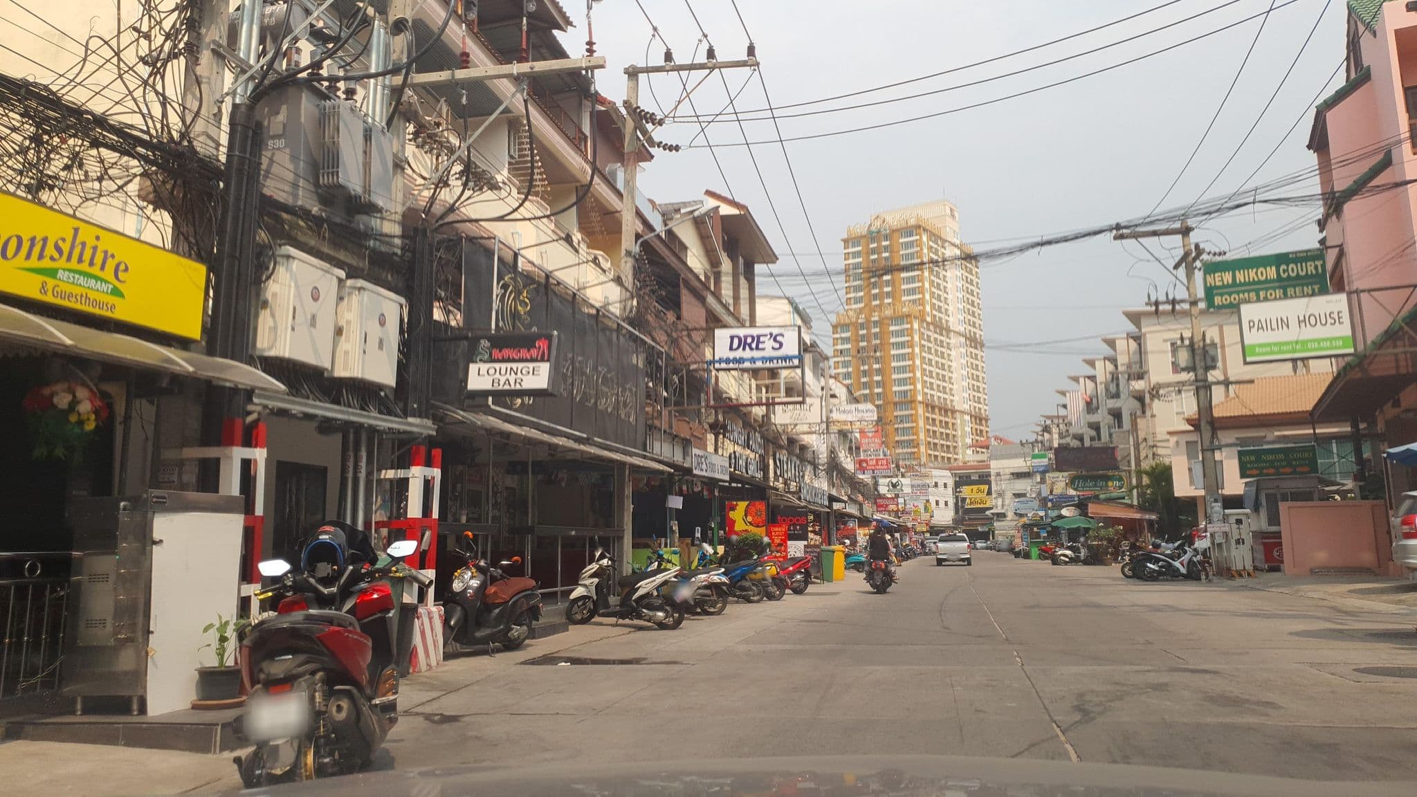 Street view near Internet Guesthouse, Pattaya