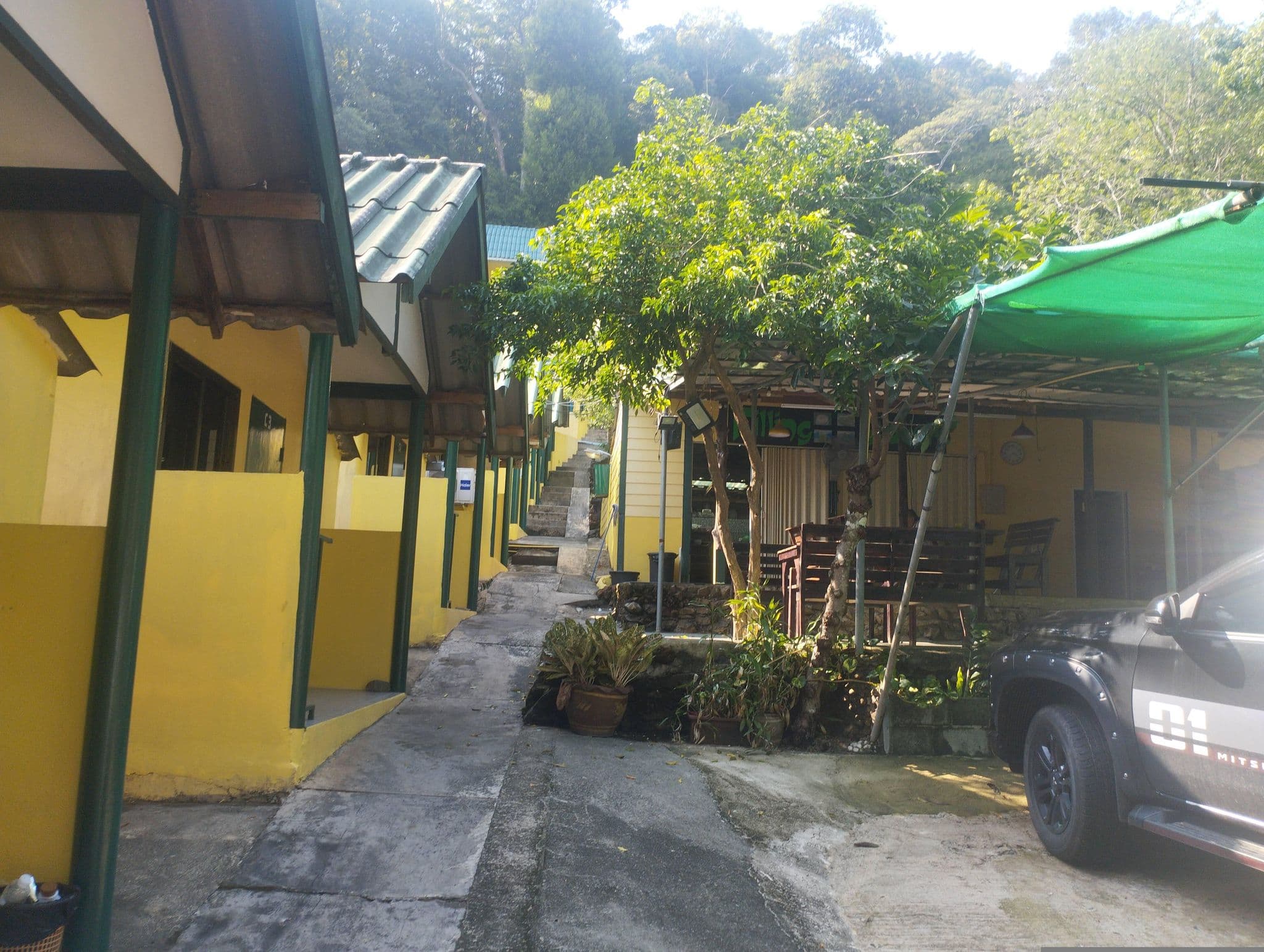 Street view near Island Lodge, Ko Chang