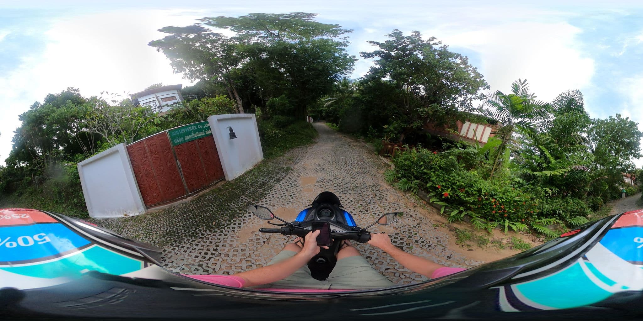 Street view near Ban Suuan, Ko Samui
