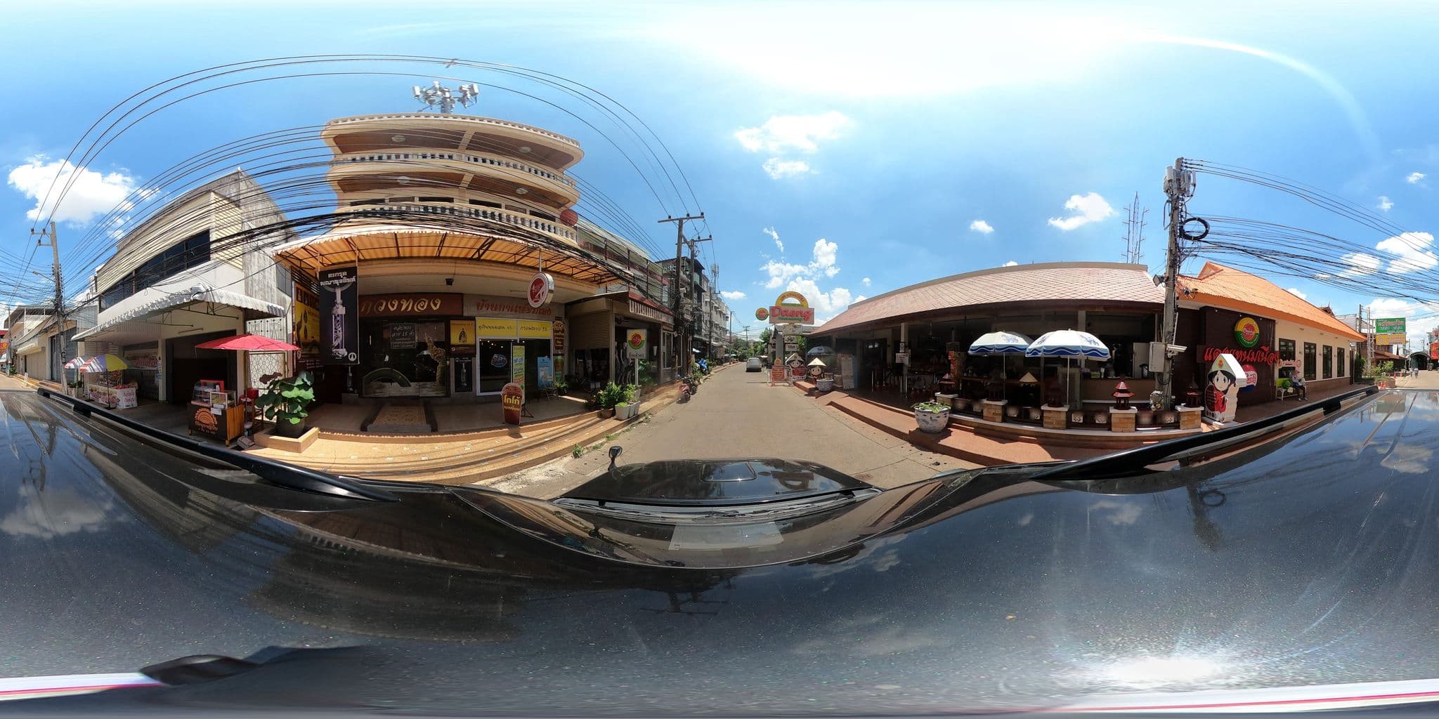 Street view near Mekong Guesthouse, Nong Khai — © nuttawutbunta (CC BY-SA · Mapillary)