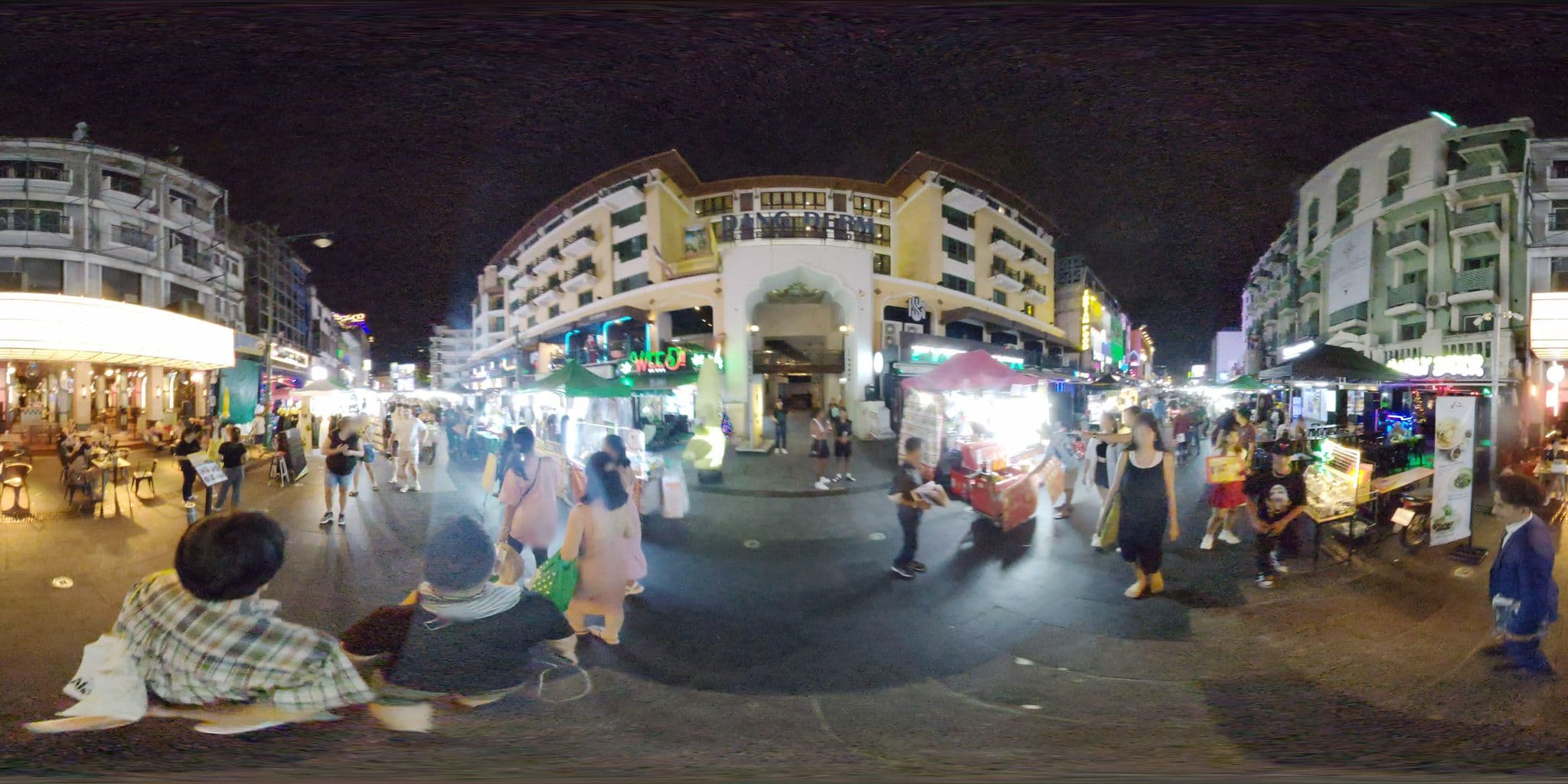 Street view near Dang Derm, Phra Nakhon