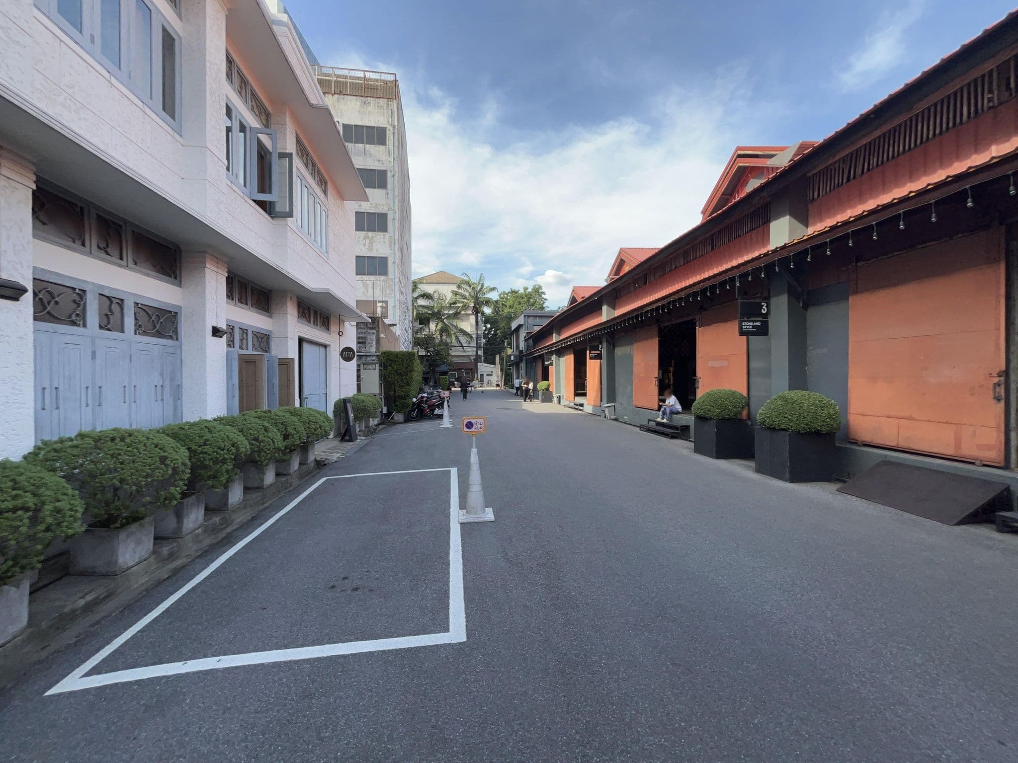 Street view near P&R Residence, Bang Rak Subdistrict — © yudai1206 (CC BY-SA · Mapillary)