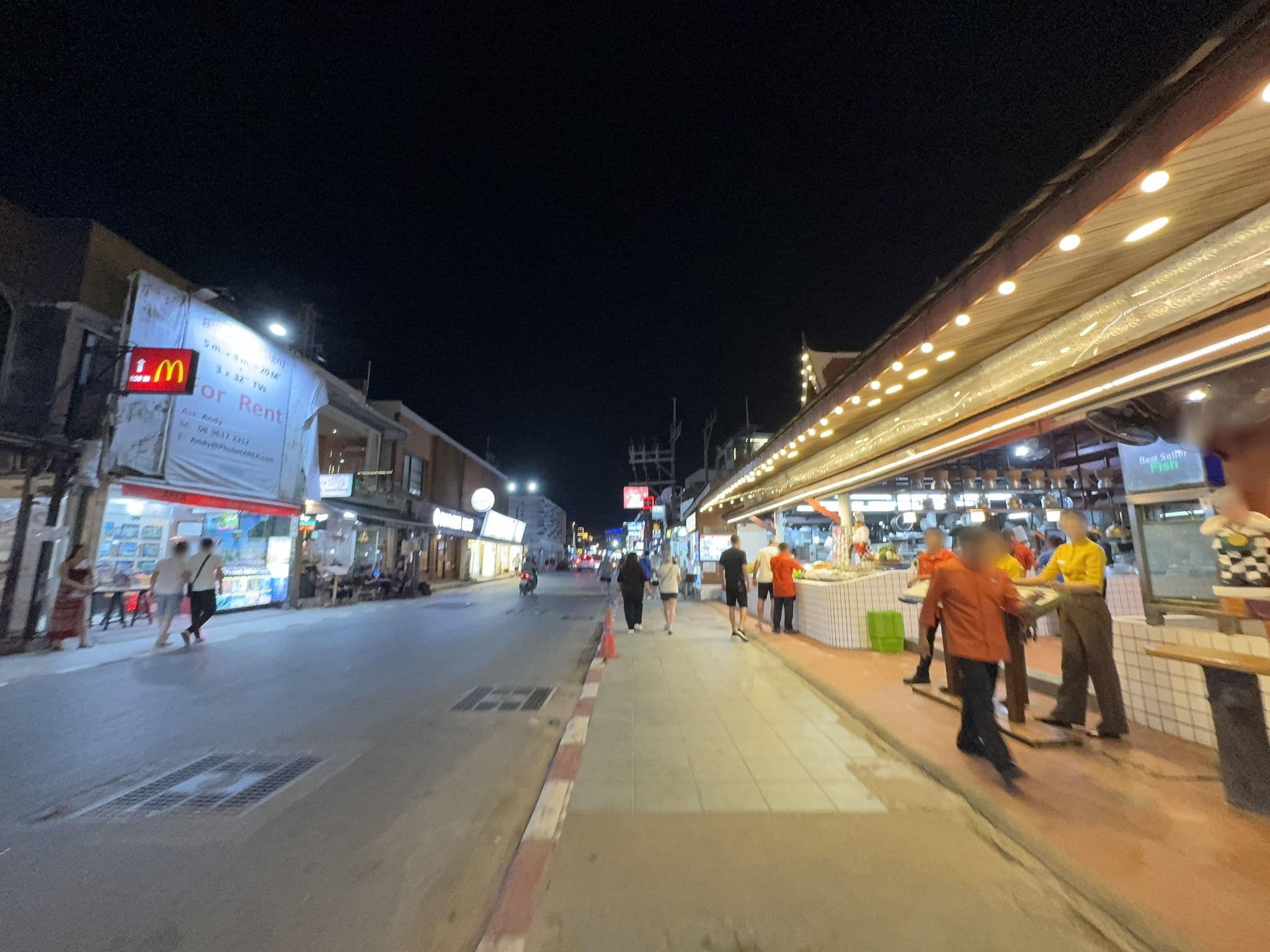 Street view near Safari Beach Hotel, Patong