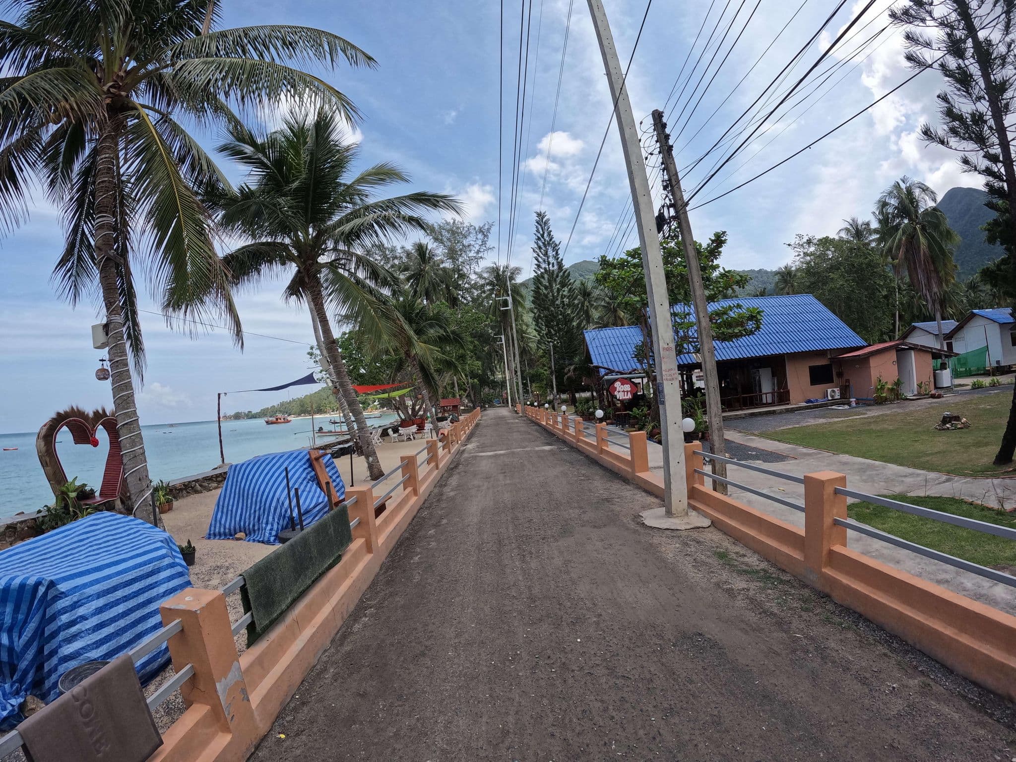 Street view near Rose Villa, Ko Pha Ngan — © lucomsky (CC BY-SA · Mapillary)