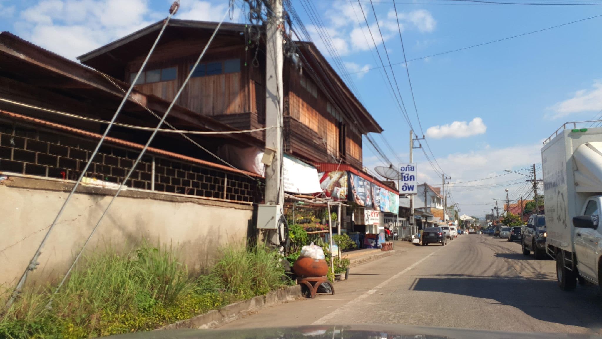 Street view near Nan Sabaidee Hotel, Nan