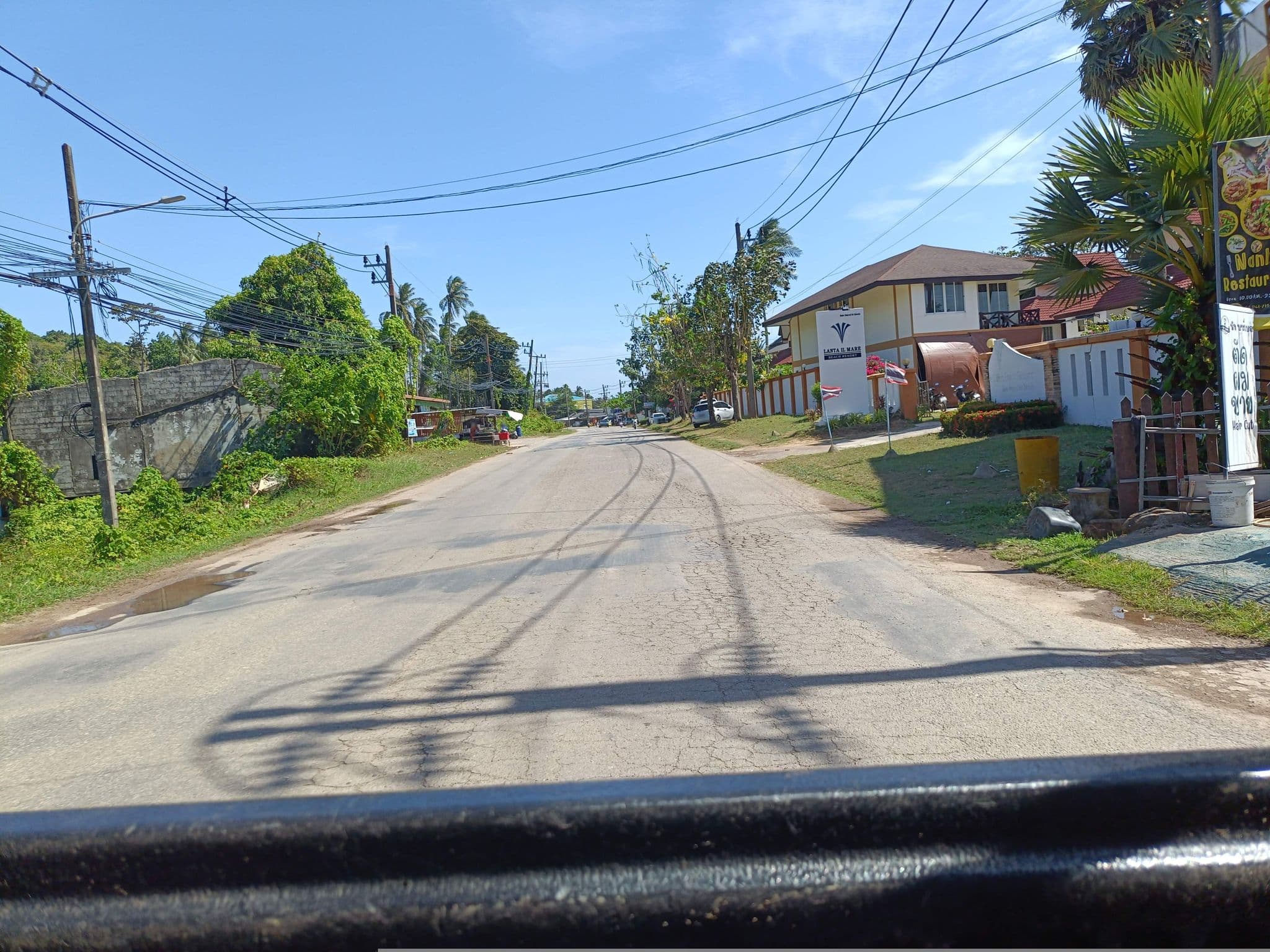 Street view near Il Mare Resort, Ko Lanta — © skillsy (CC BY-SA · Mapillary)