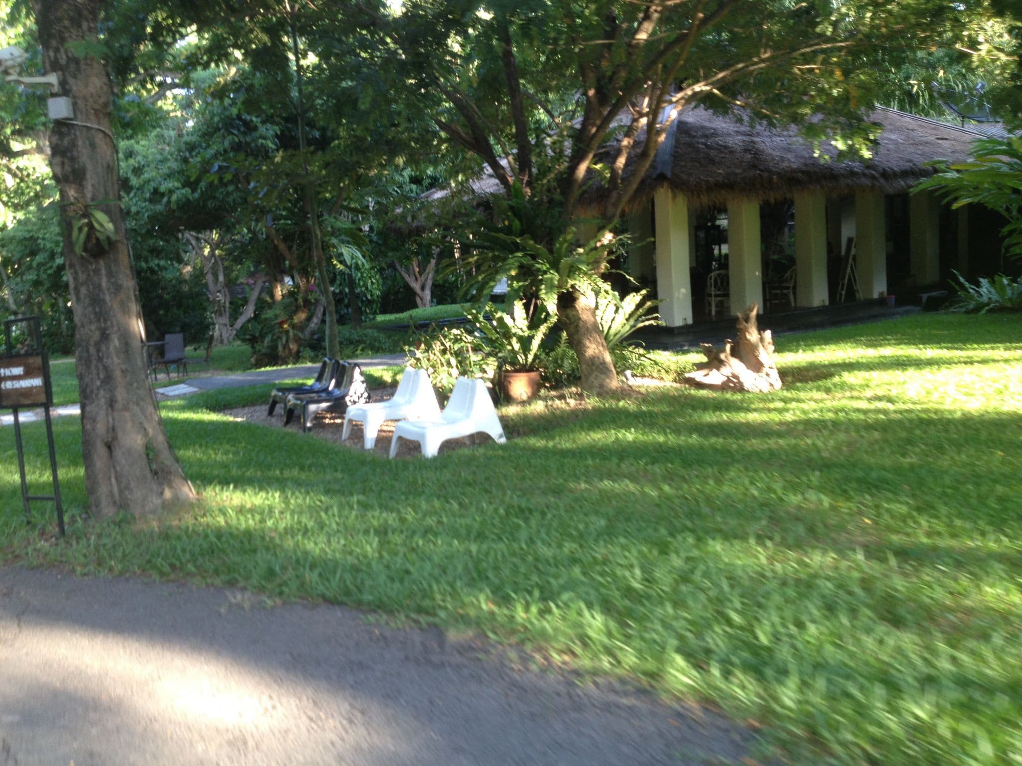 Street view near Narittaya Resort and Spa, Hang Dong — © jimwatana (CC BY-SA · Mapillary)