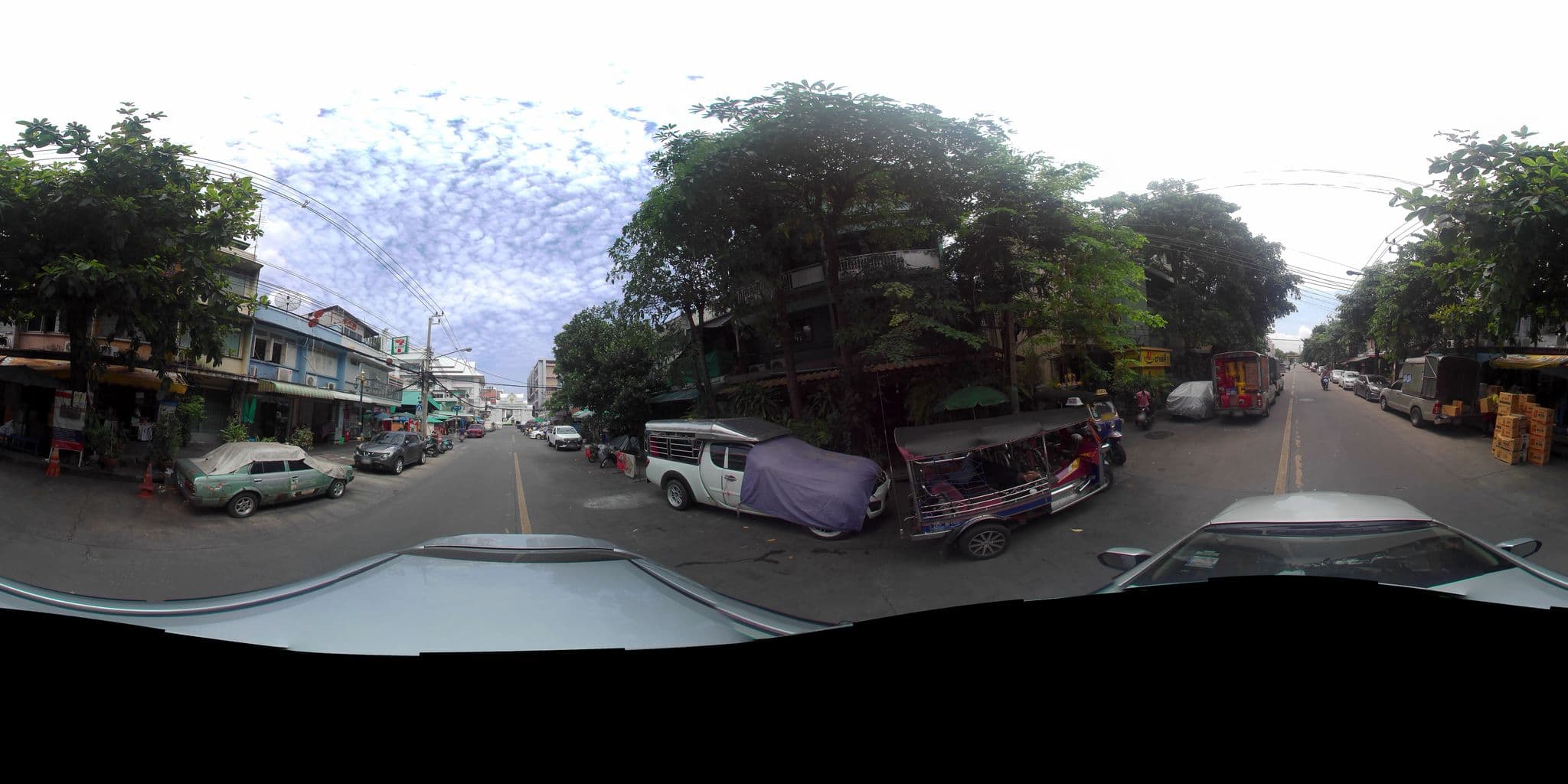 Street view near Shanti Lodge, Phra Nakhon