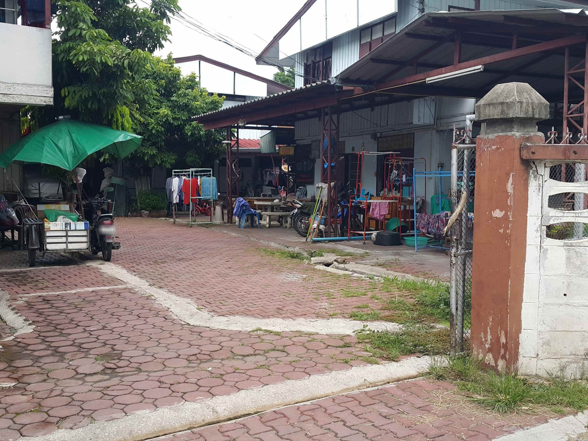 Street view near Dixie Pig Guesthouse, Chiang Mai — © jrcarlsen (CC BY-SA · Mapillary)