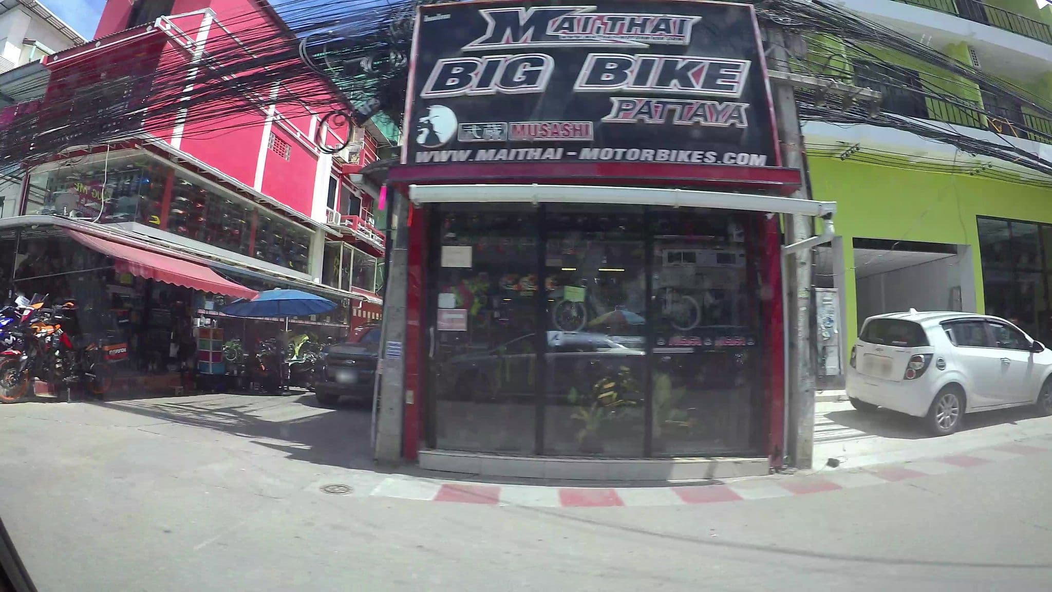 Street view near Joshuar Pattaya Hotel, Pattaya