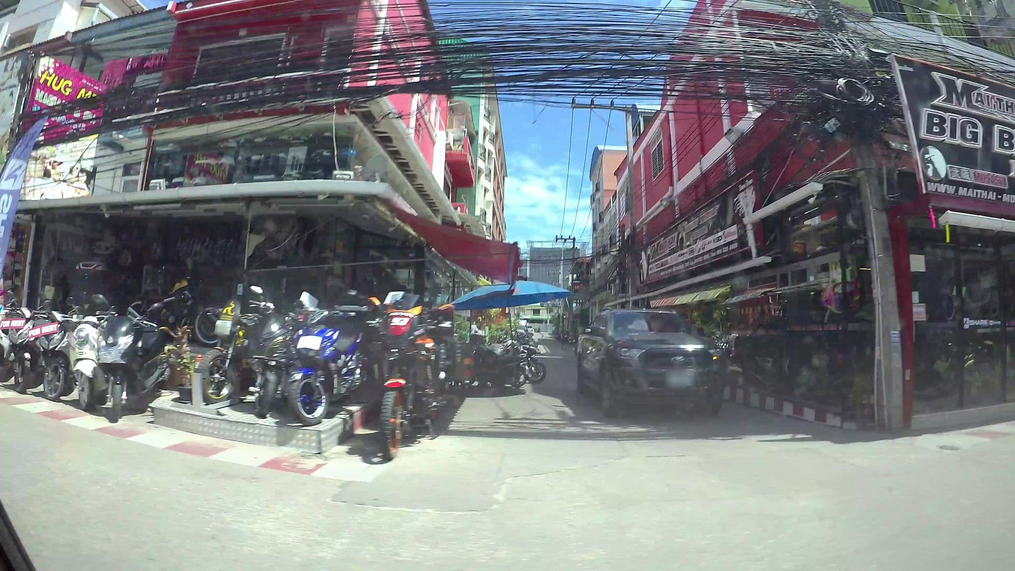 Street view near Rouge Service Apartments, Pattaya