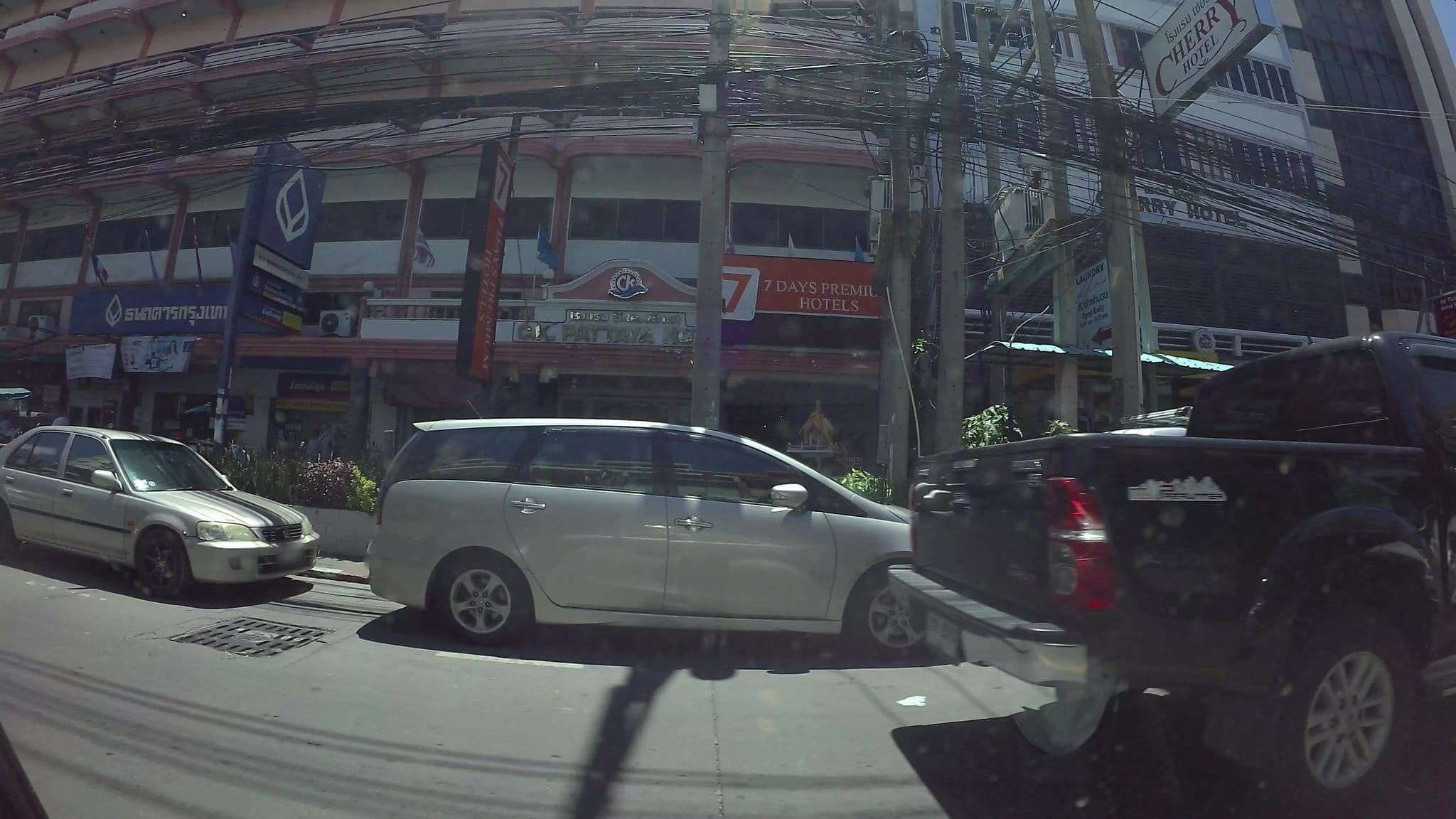 Street view near White Rose 1 Hotel, Pattaya