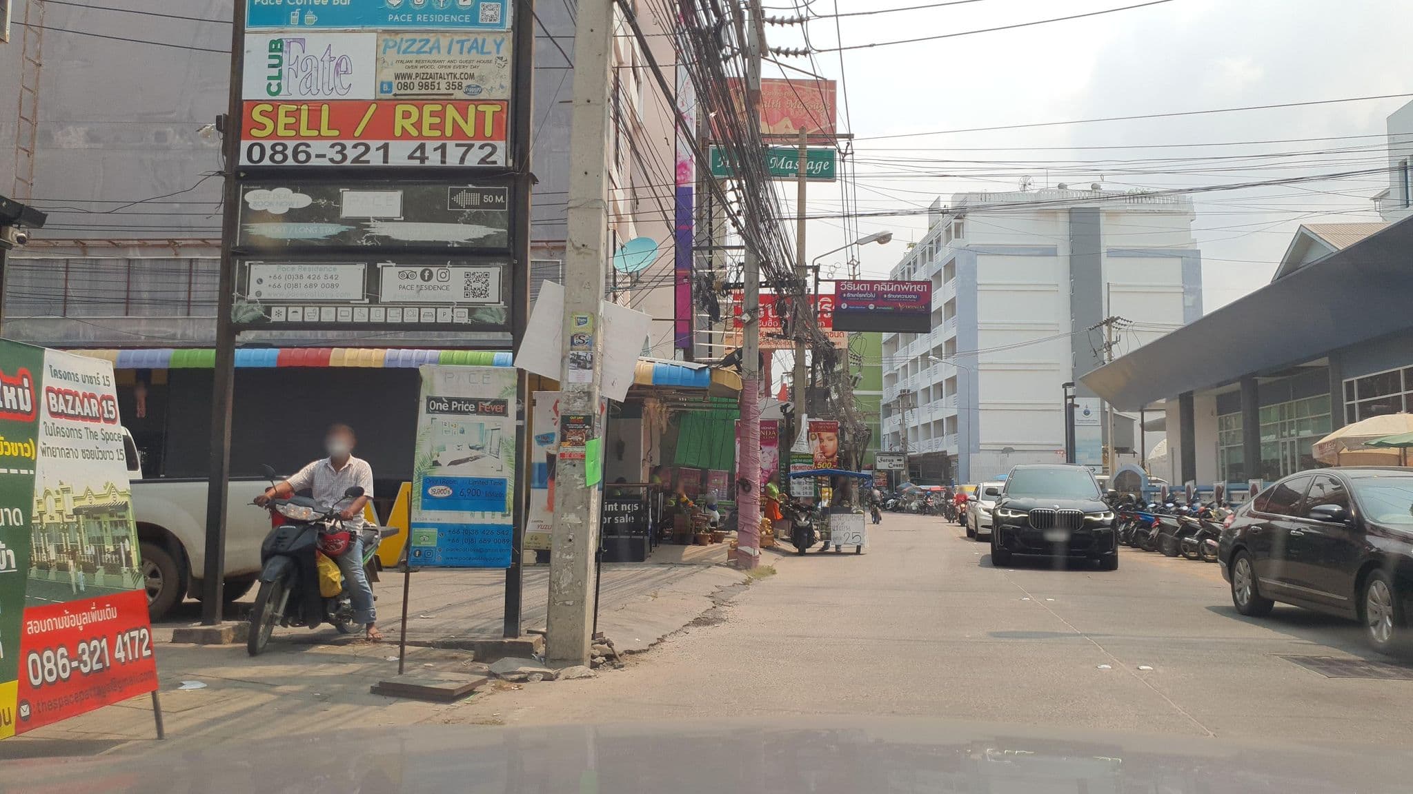 Street view near Monbo Bar, Pattaya