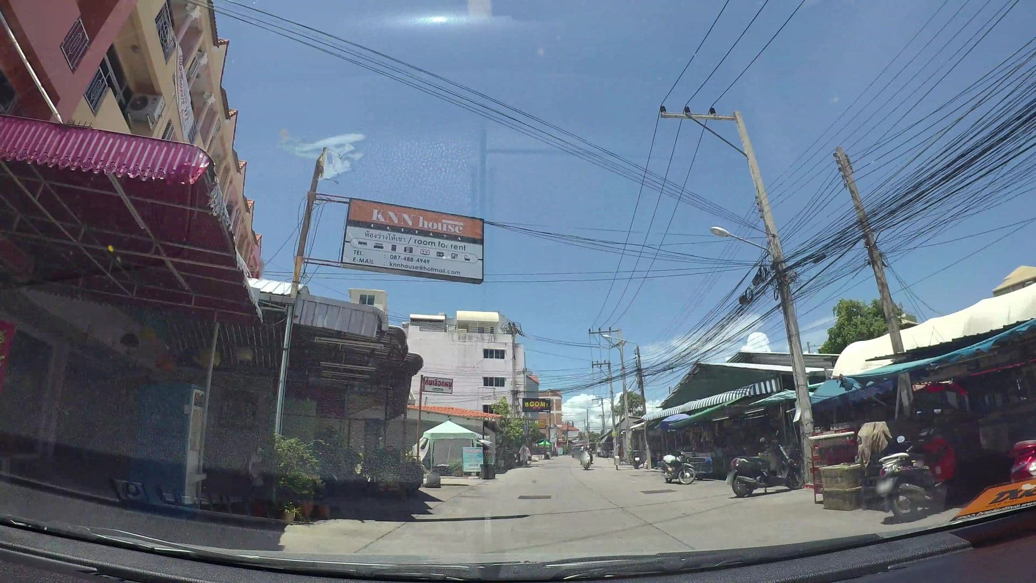 Street view near Kaw Apartment, Pattaya