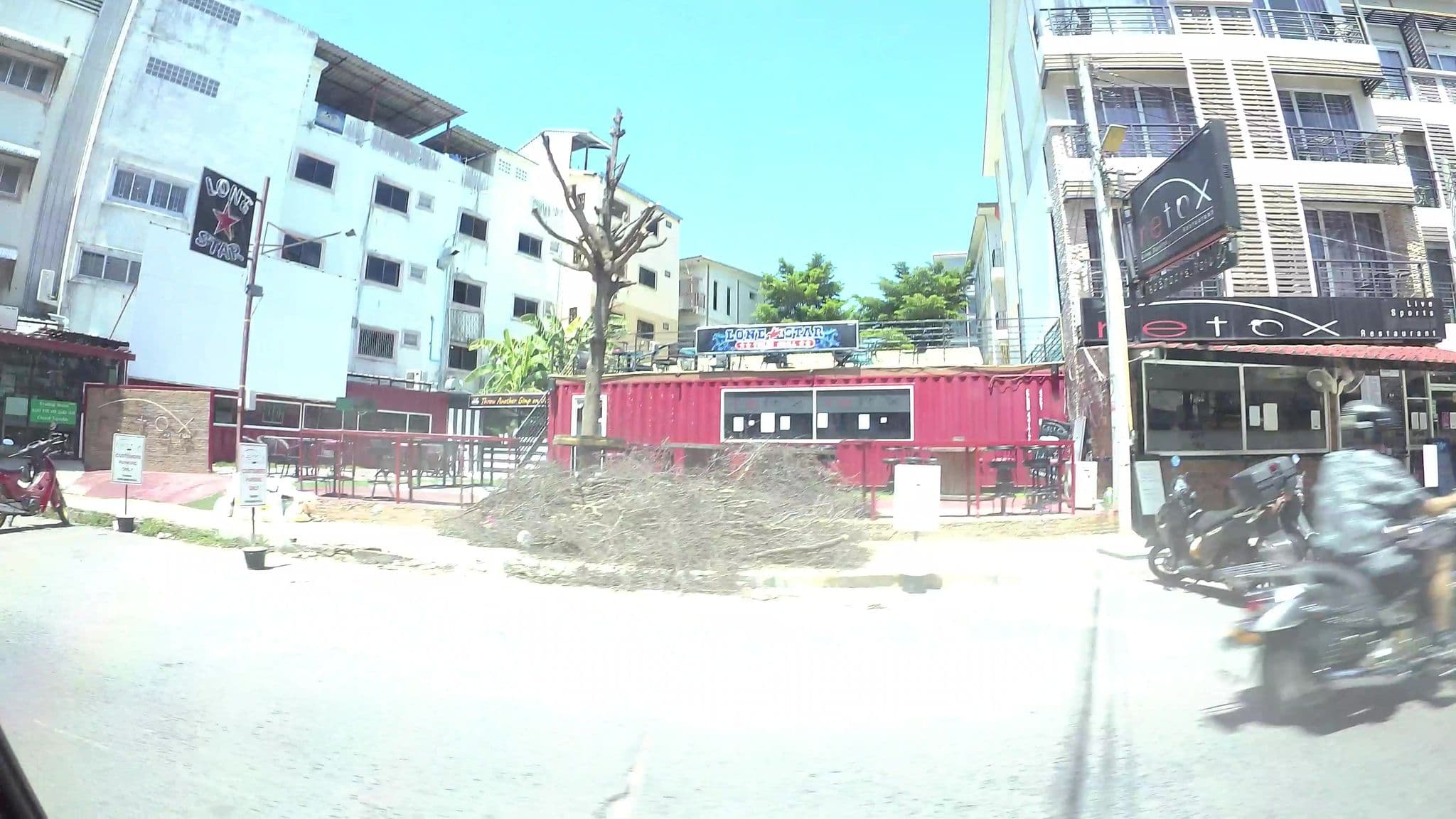 Street view near Bluebird Inn, Pattaya