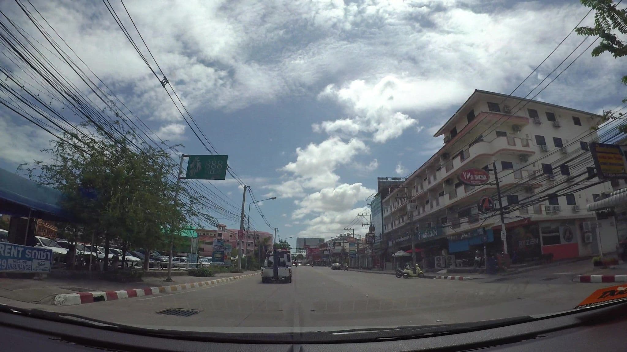 Street view near Villa Mama, Pattaya — © kaart_3 (CC BY-SA · Mapillary)