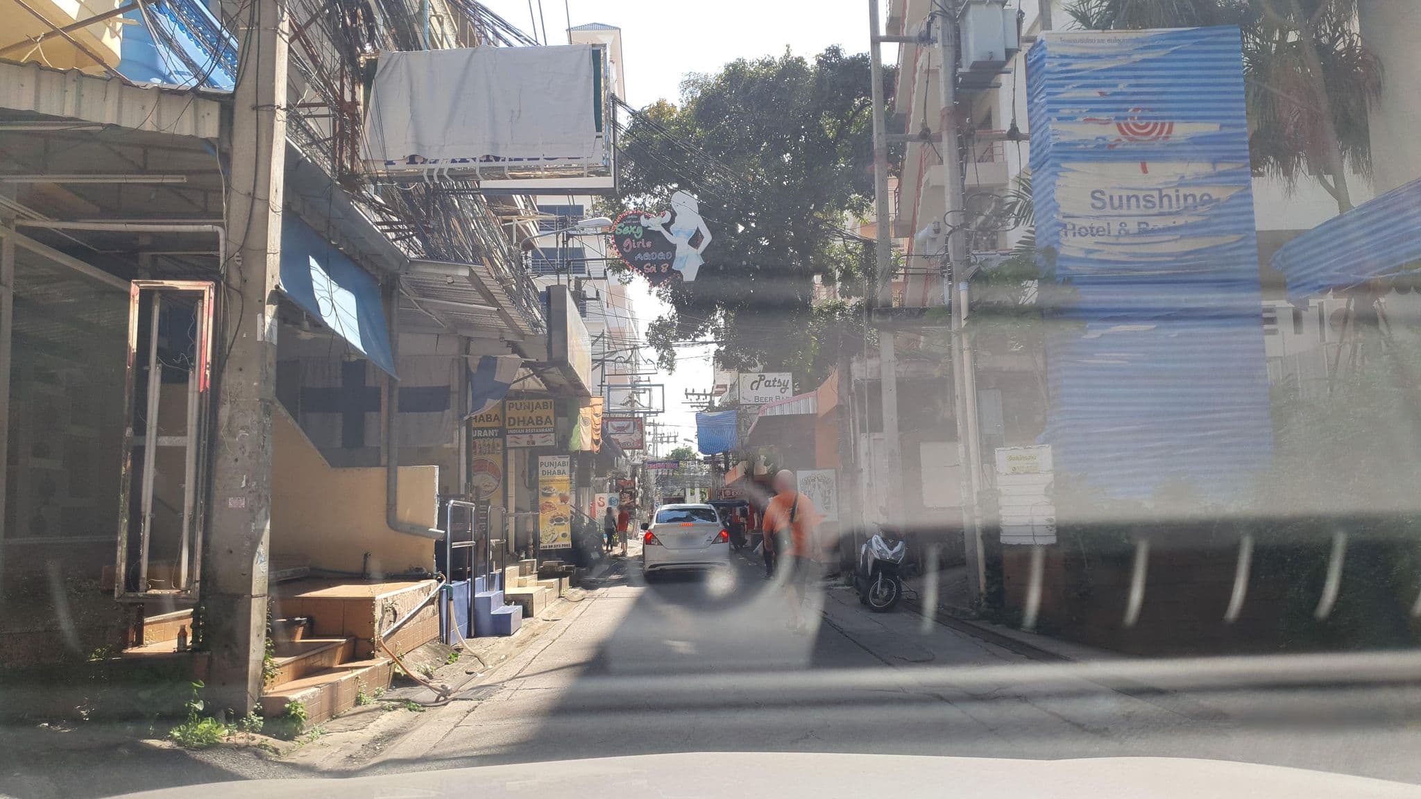 Street view near Puphaya Budget 122, Pattaya — © jrcarlsen (CC BY-SA · Mapillary)