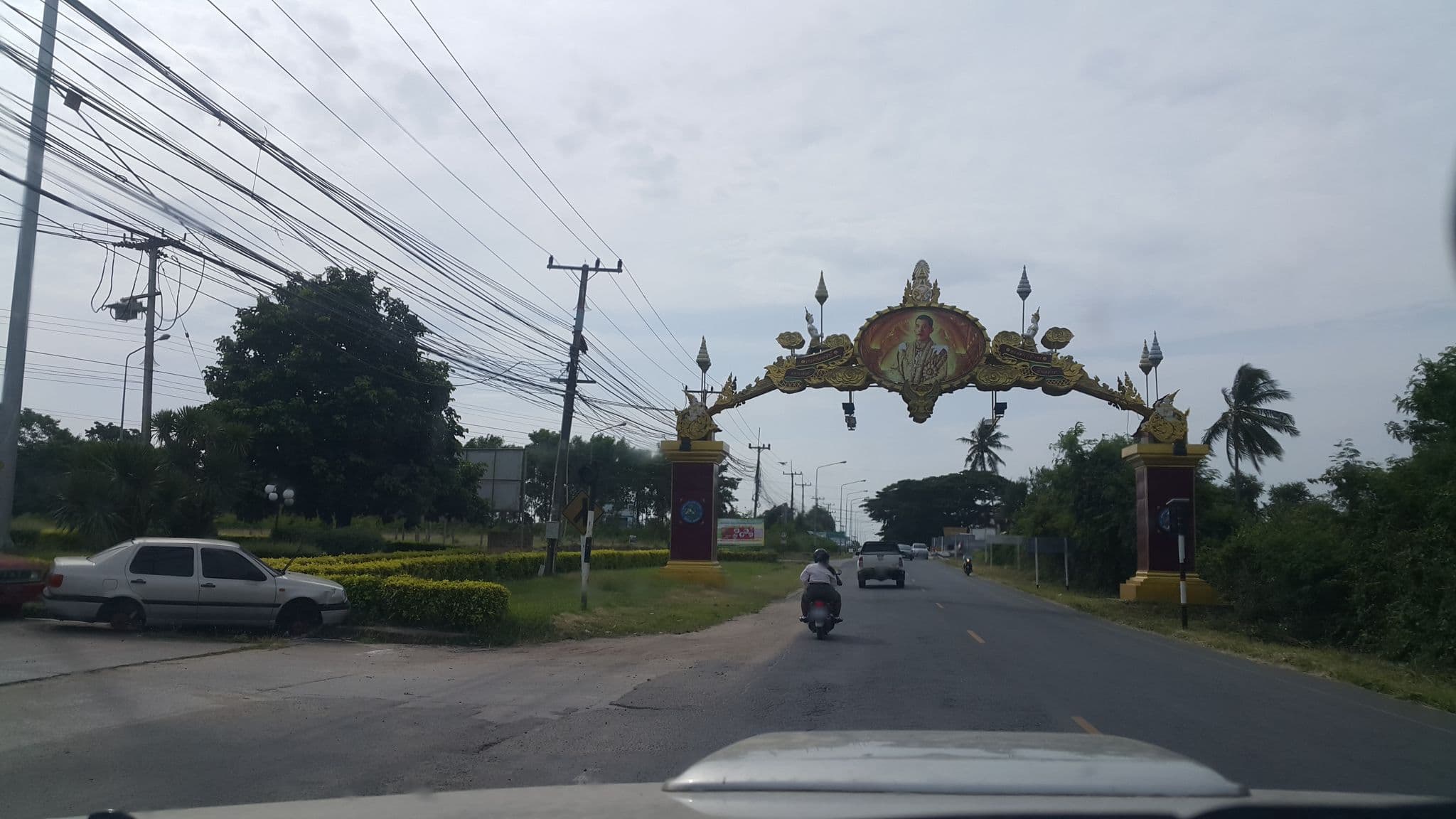 Street view near Ban Chang Palace Hotel, Ban Chang — © jrcarlsen (CC BY-SA · Mapillary)