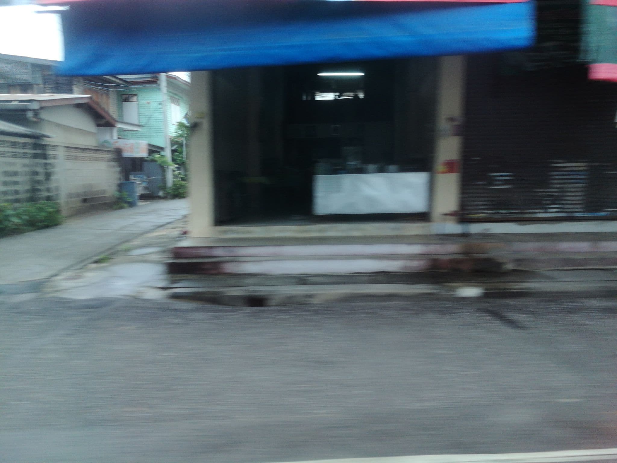 Street view near Inthara Hotel, Prachuap Khiri Khan — © ratirat (CC BY-SA · Mapillary)