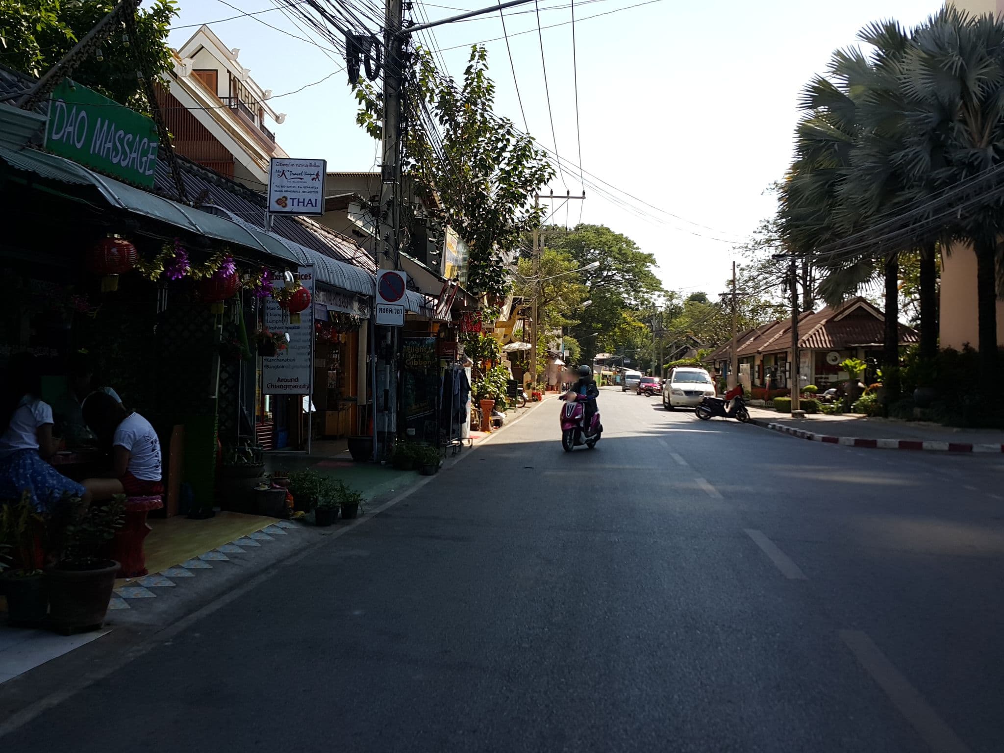 Street view near Khum Jao Luang Boutique Hotel, Chiang Mai — © jrcarlsen (CC BY-SA · Mapillary)
