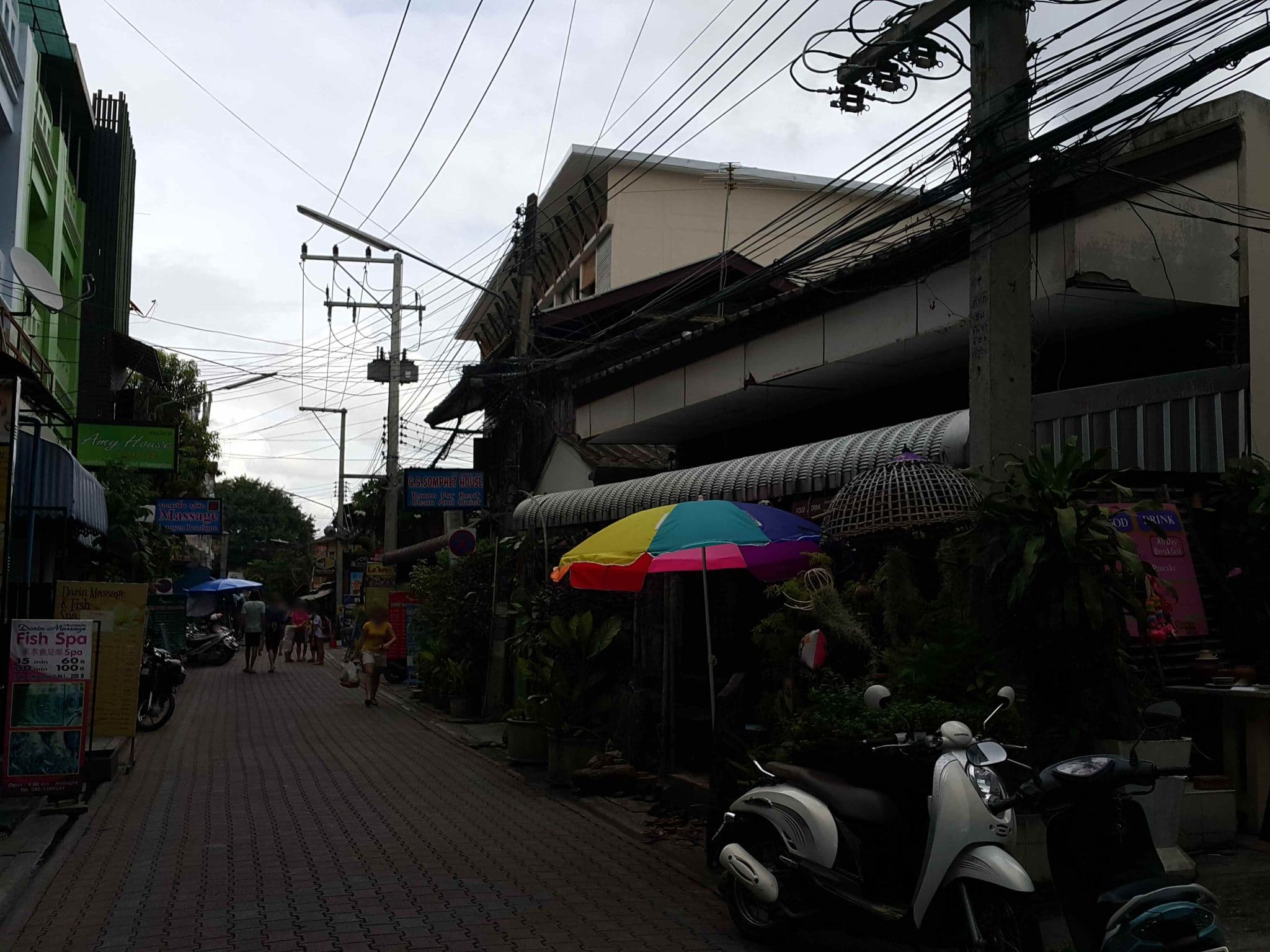 Street view near La-Mer Hostel, Chiang Mai