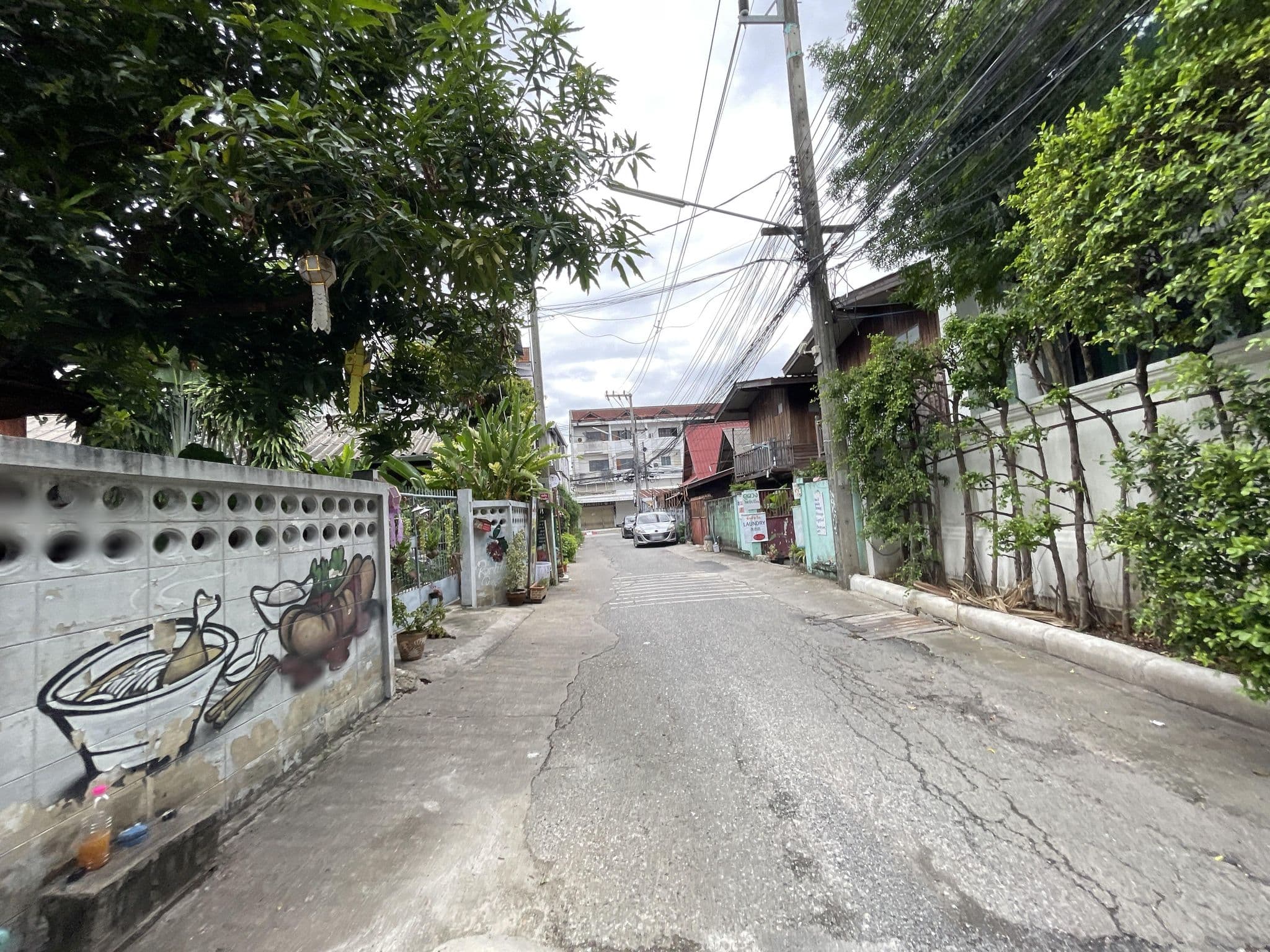 Street view near Green Oasis, Chiang Mai — © filipb (CC BY-SA · Mapillary)