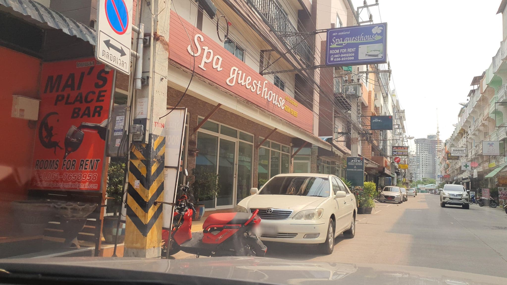 Street view near Spa Guesthouse, Pattaya