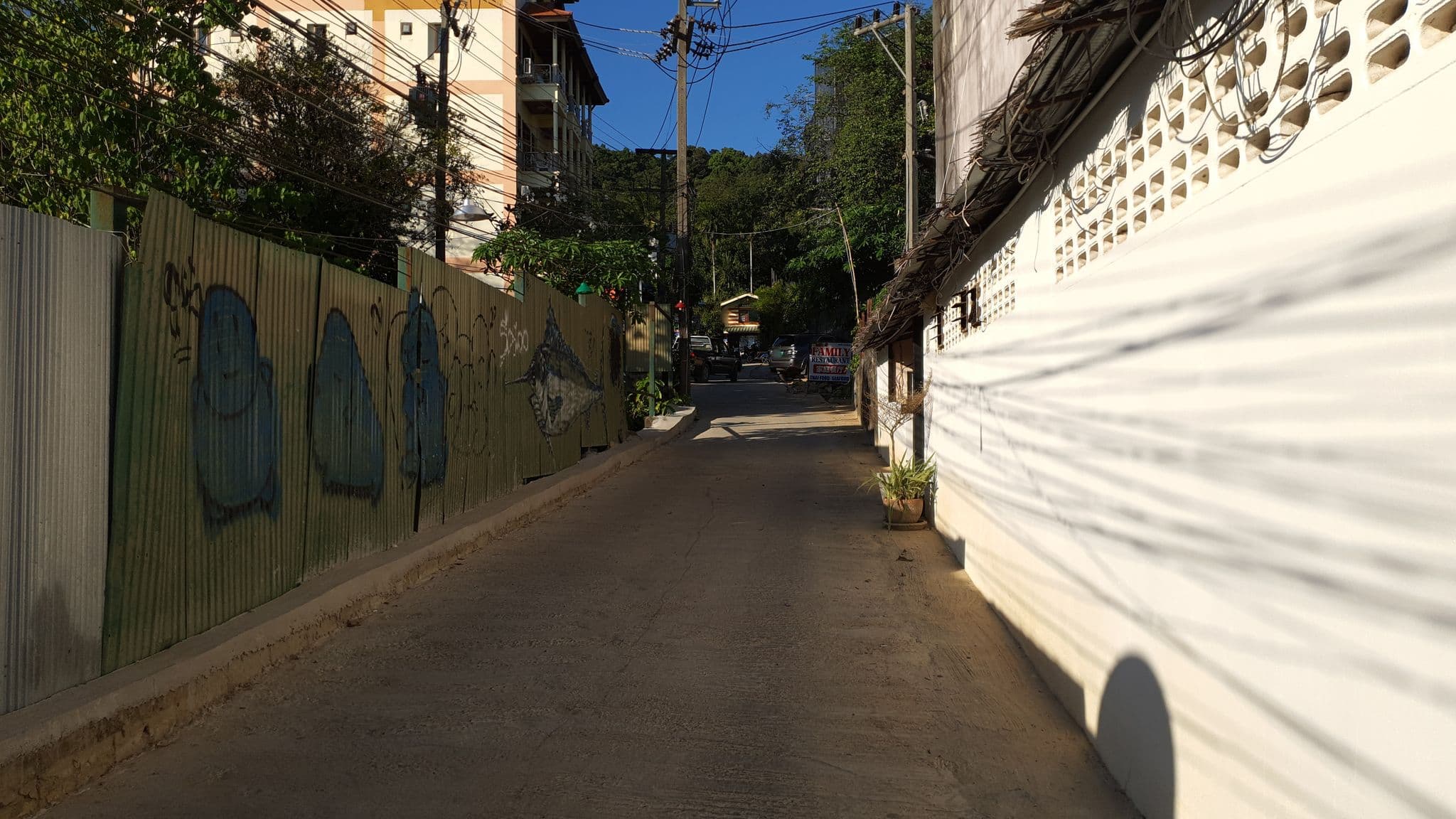 Street view near AoNang Smile Hotel, Ban Ao Nang